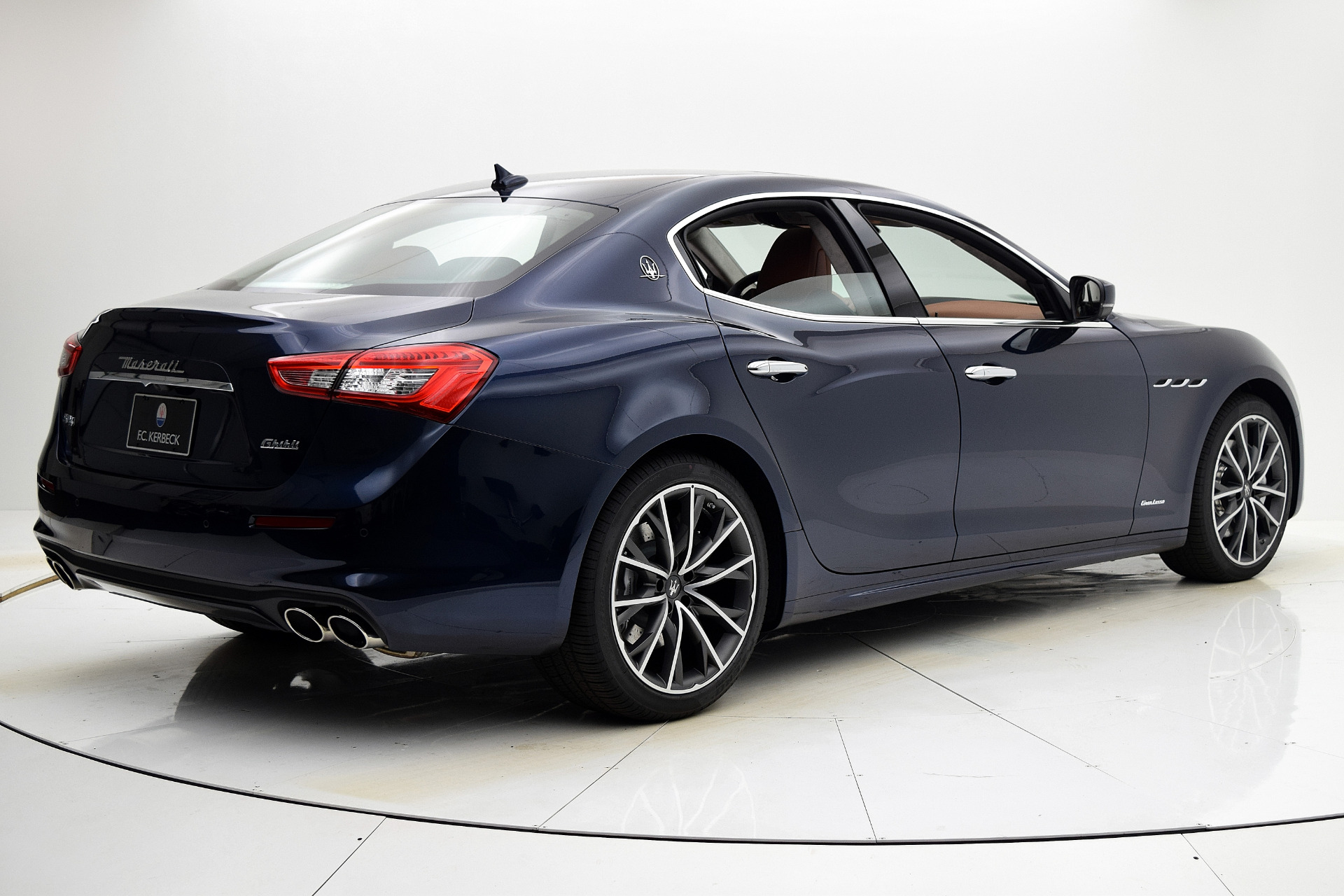 Maserati Ghibli MY19 1:18 Blu Nobile