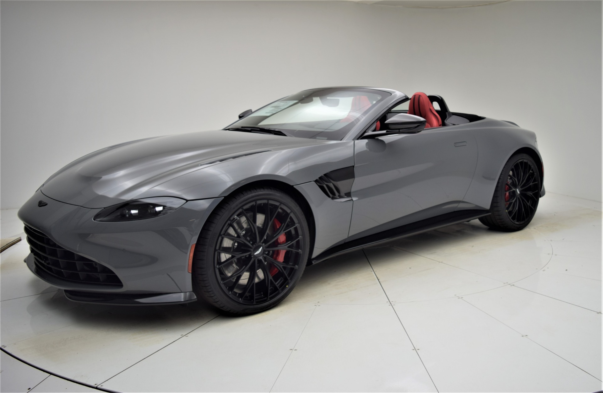 Aston Martin reveals exclusive DBX Bowmore® Edition - Watch