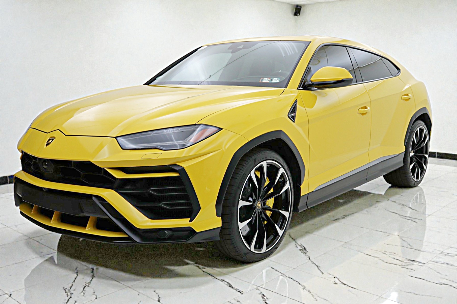 2022 Lamborghini Urus's photo