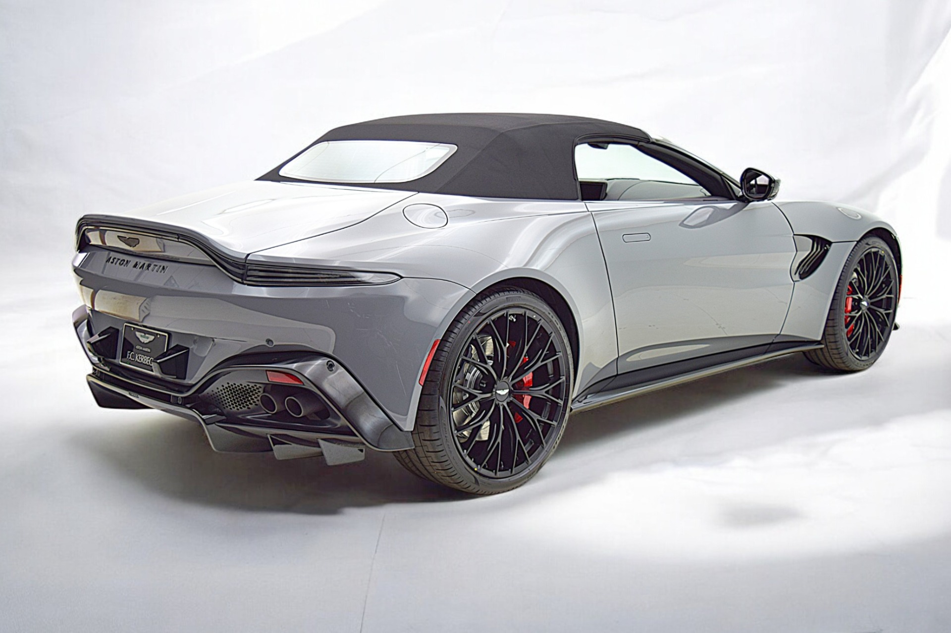 週末セール】SOLIDO 130 ASTON - MARTIN VANTAGE Solido 130 Aston