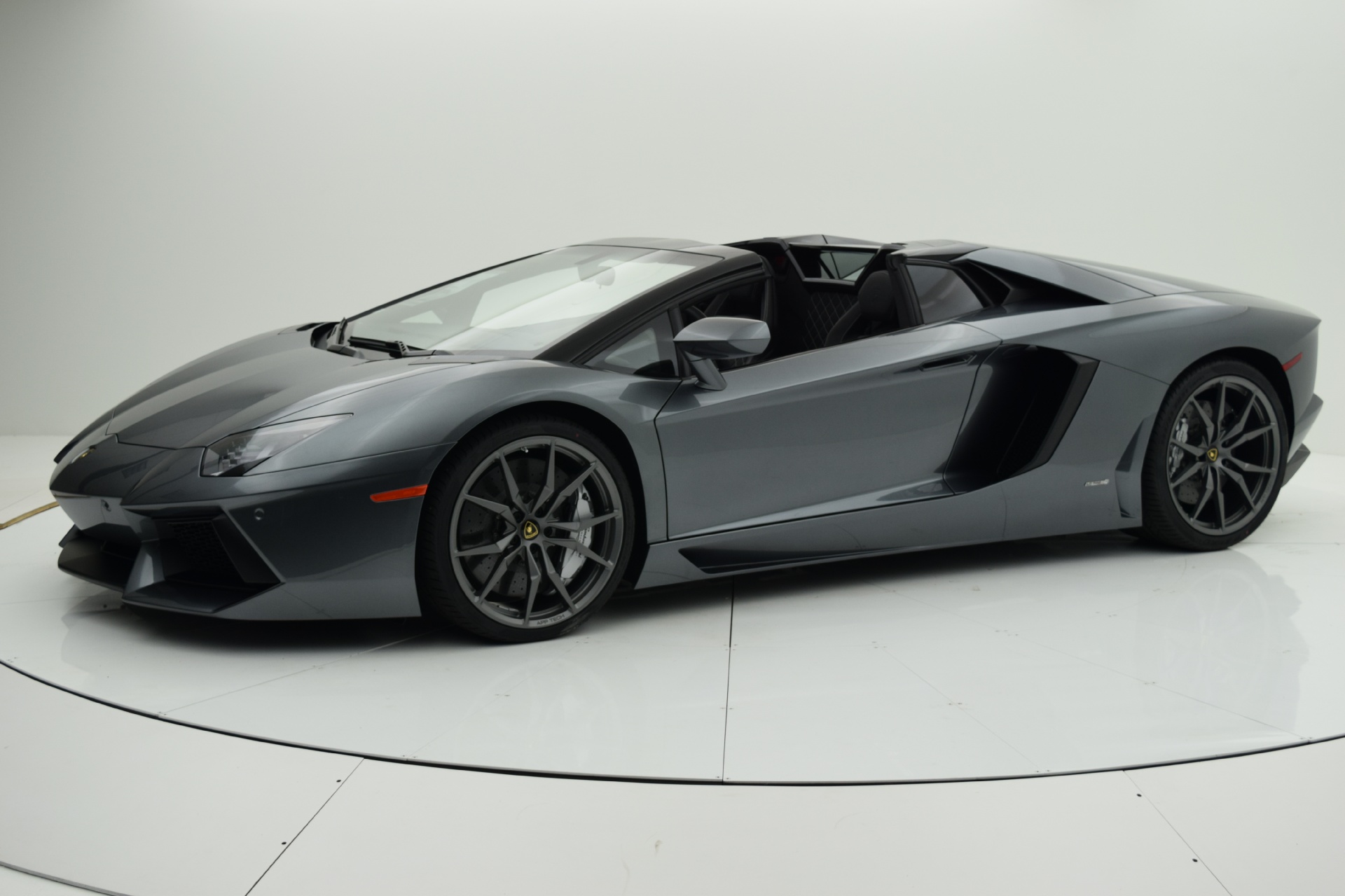Lamborghini Aventador Roadster 2015 限定版 2015 Lamborghini Aventador Roadster LP700-4R for sale on