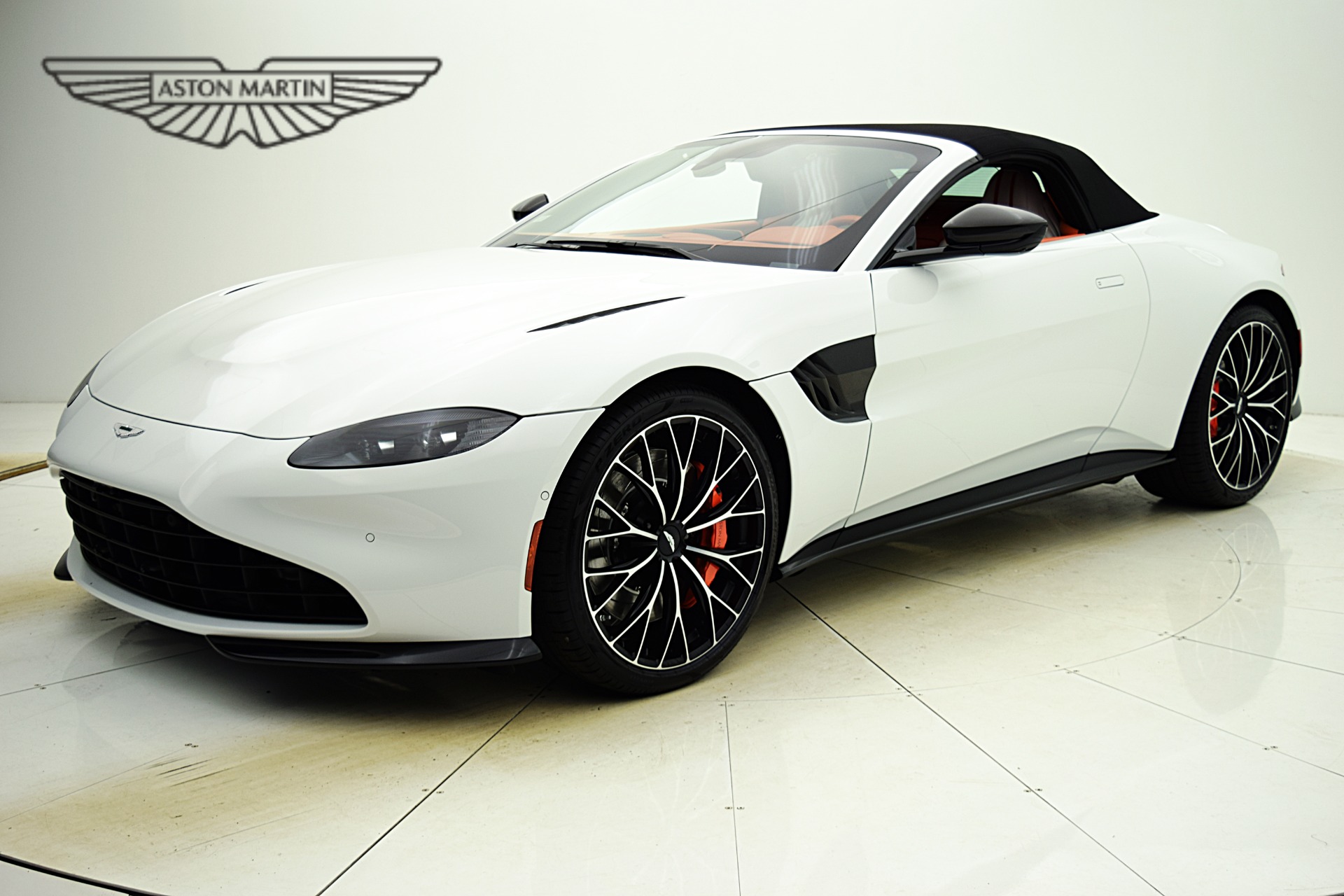 New-2023-Aston-Martin-Vantage-