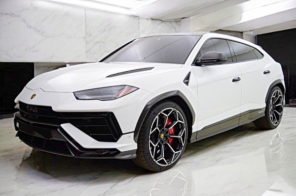 2024 Lamborghini Urus Performante's photo