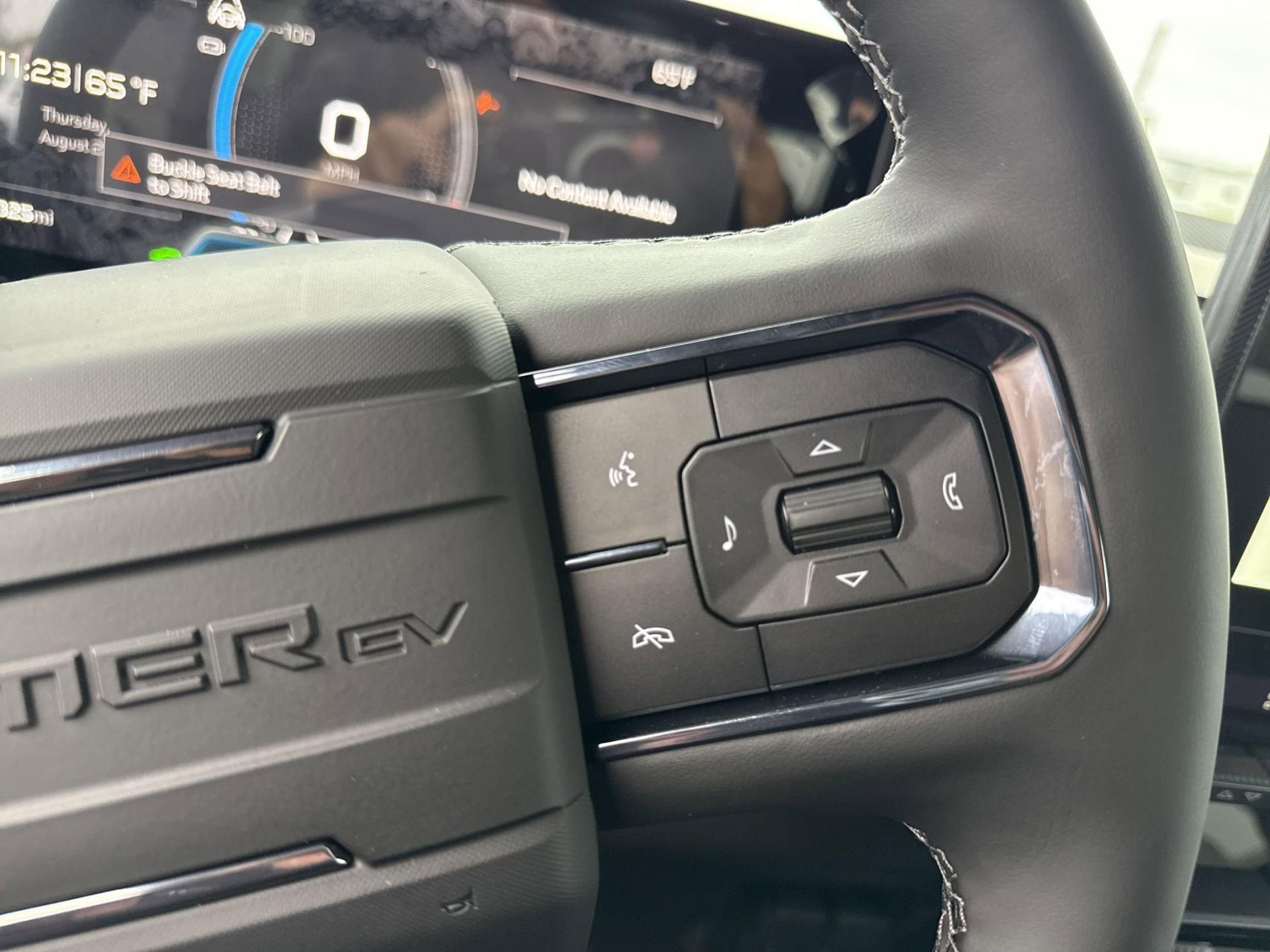 2026 GMC HUMMER EV 2X - Photo 12