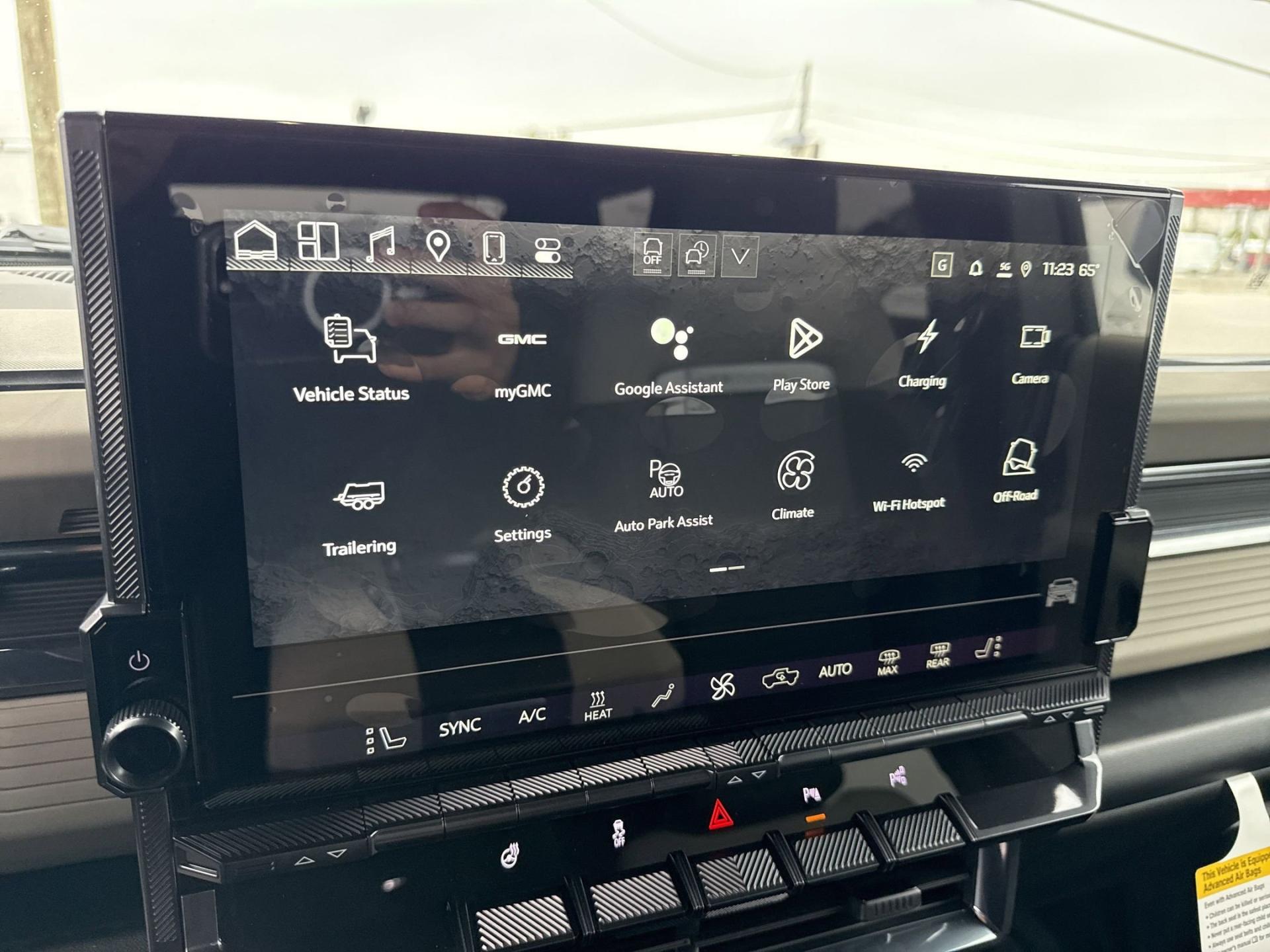 2026 GMC HUMMER EV 2X - Photo 14
