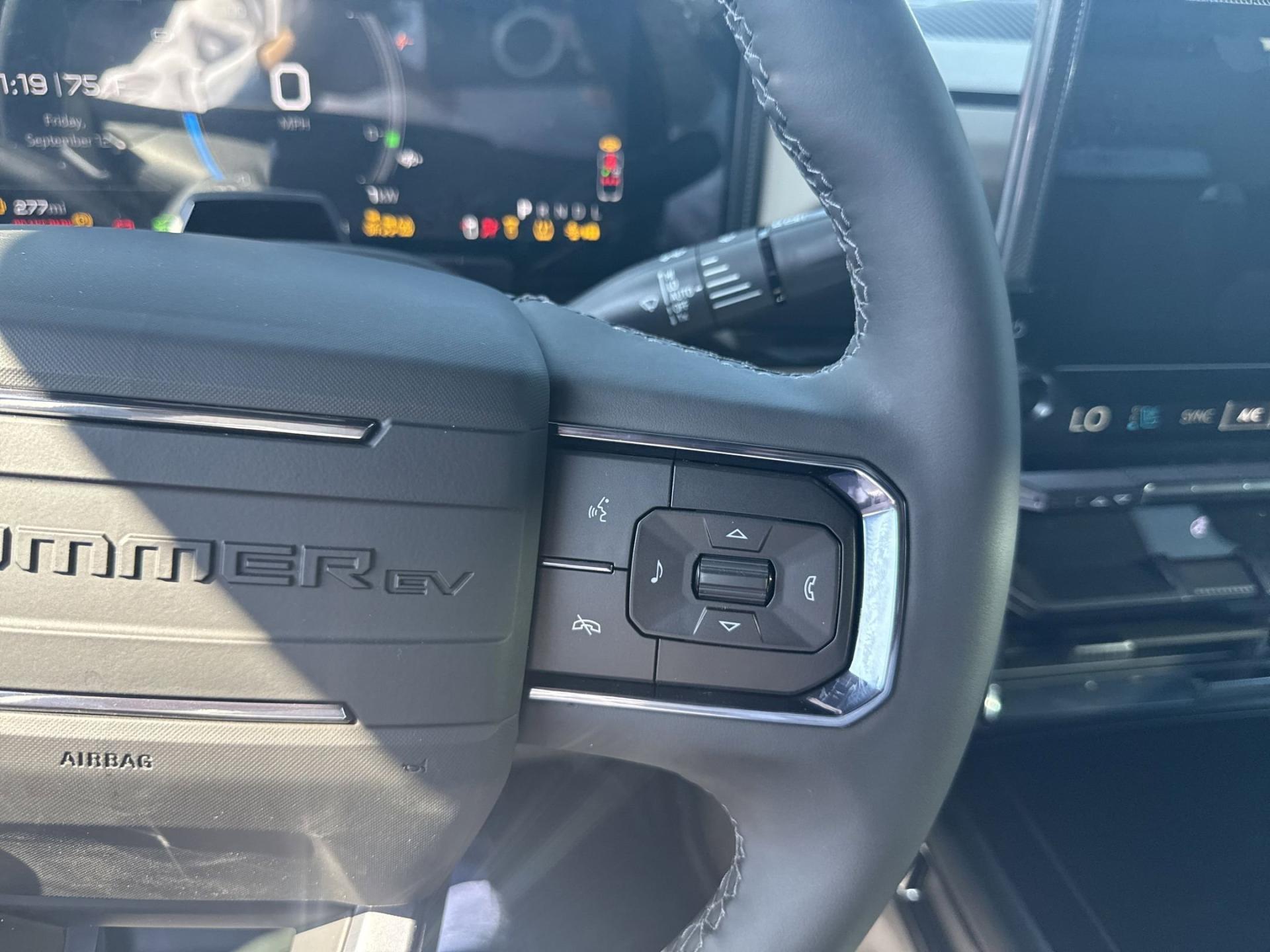 2026 GMC HUMMER EV 2X - Photo 12