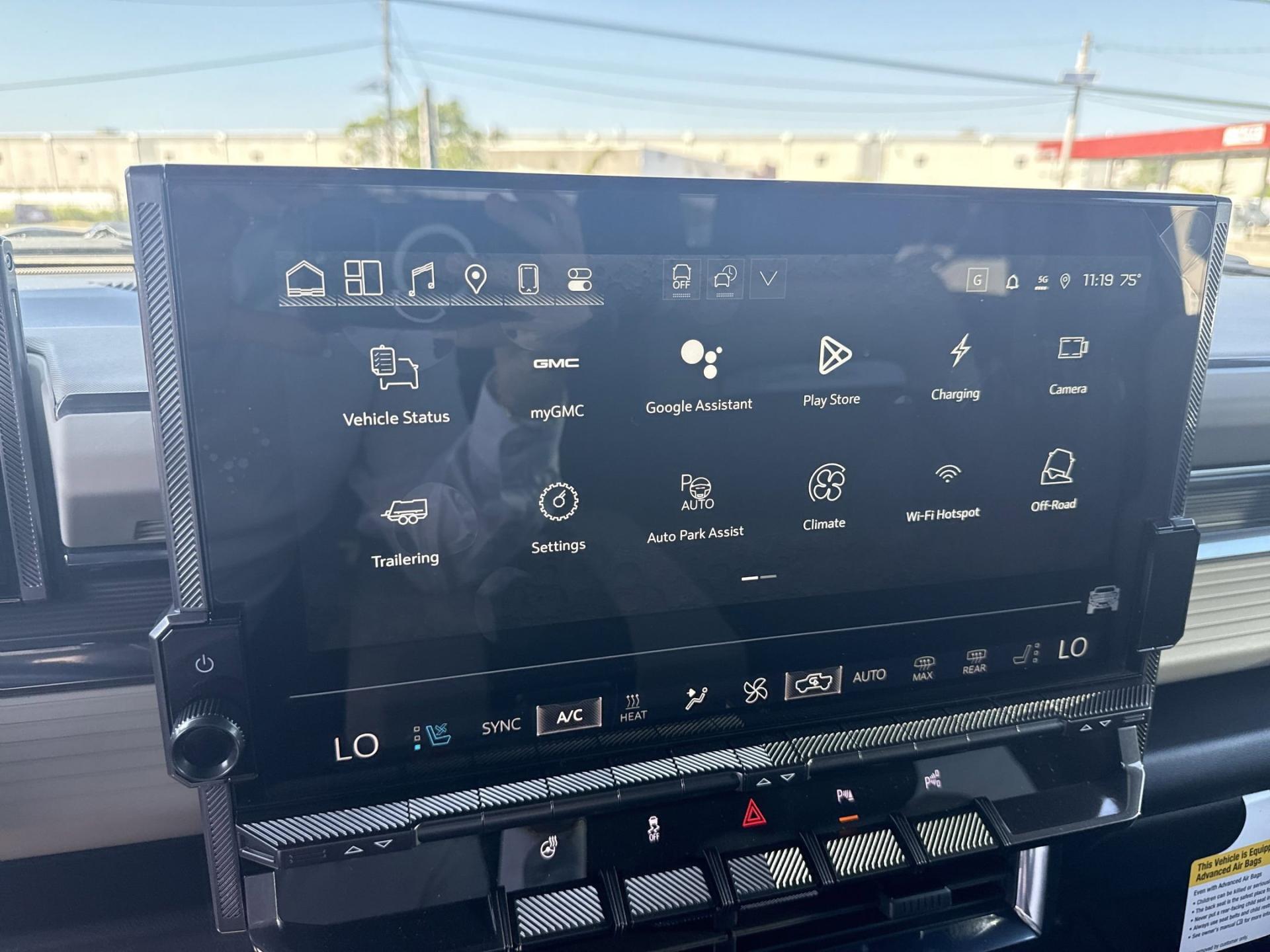 2026 GMC HUMMER EV 2X - Photo 14