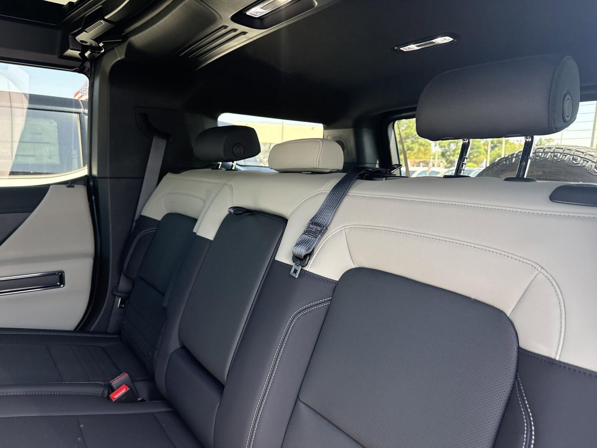 2026 GMC HUMMER EV 2X - Photo 23