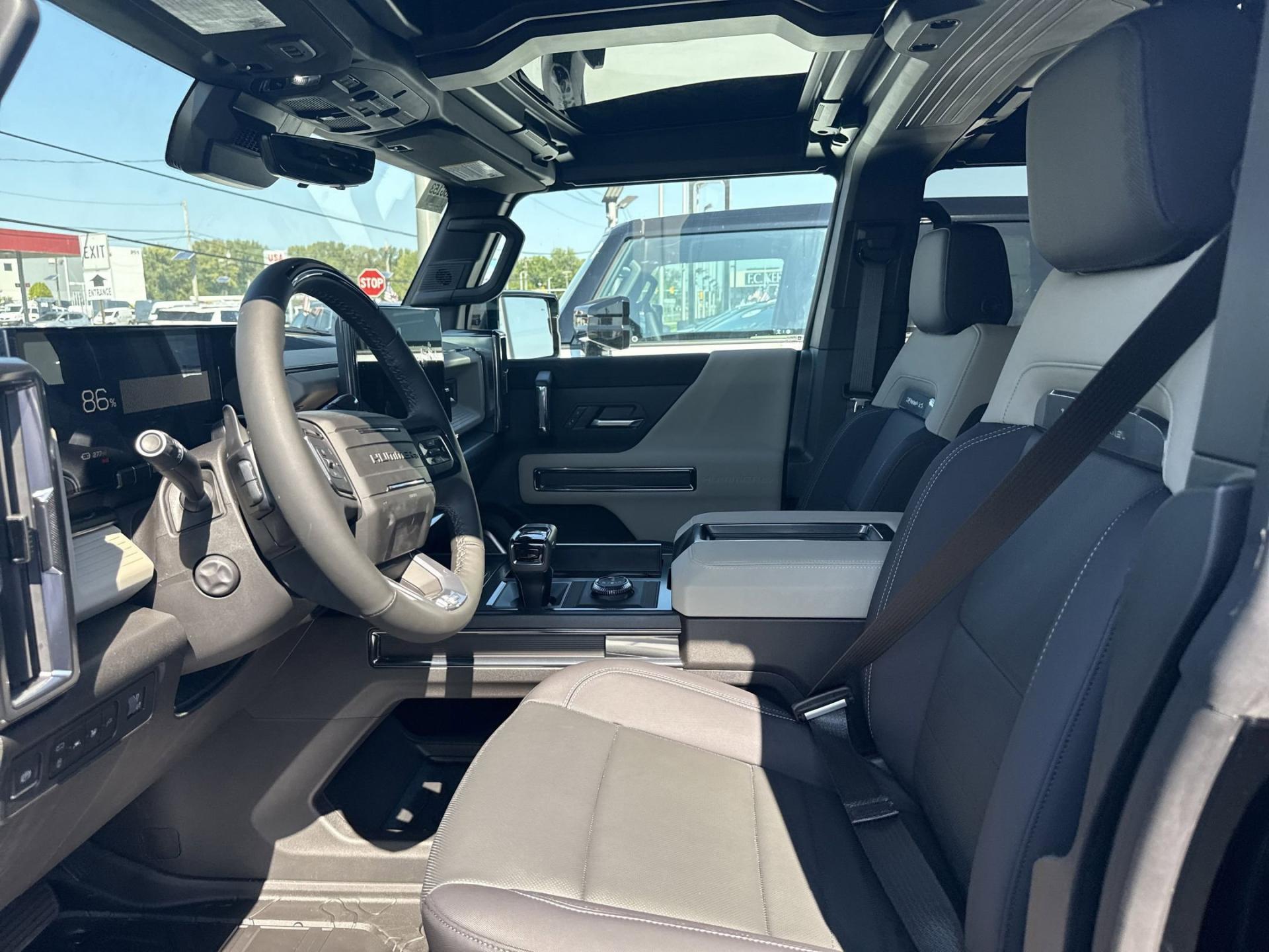 2026 GMC HUMMER EV 2X - Photo 8