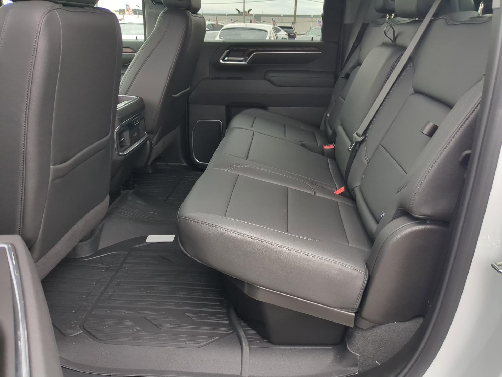 2025 GMC Sierra 2500HD SLT - Photo 23