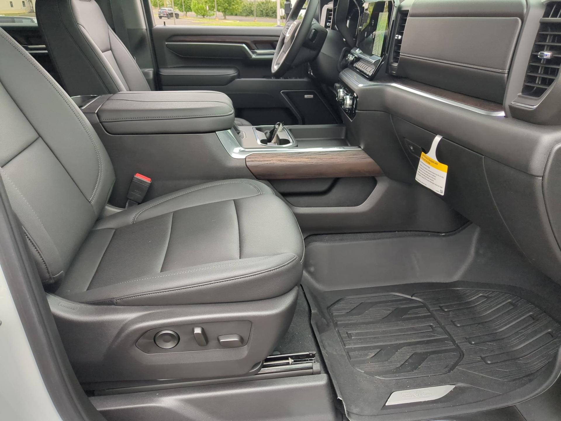2025 GMC Sierra 2500HD SLT - Photo 25