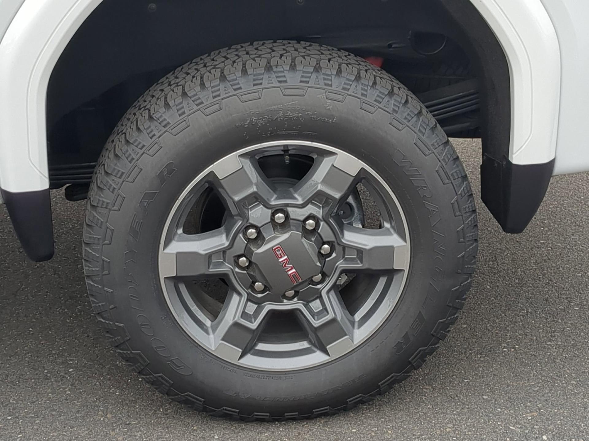 2025 GMC Sierra 2500HD SLT - Photo 30