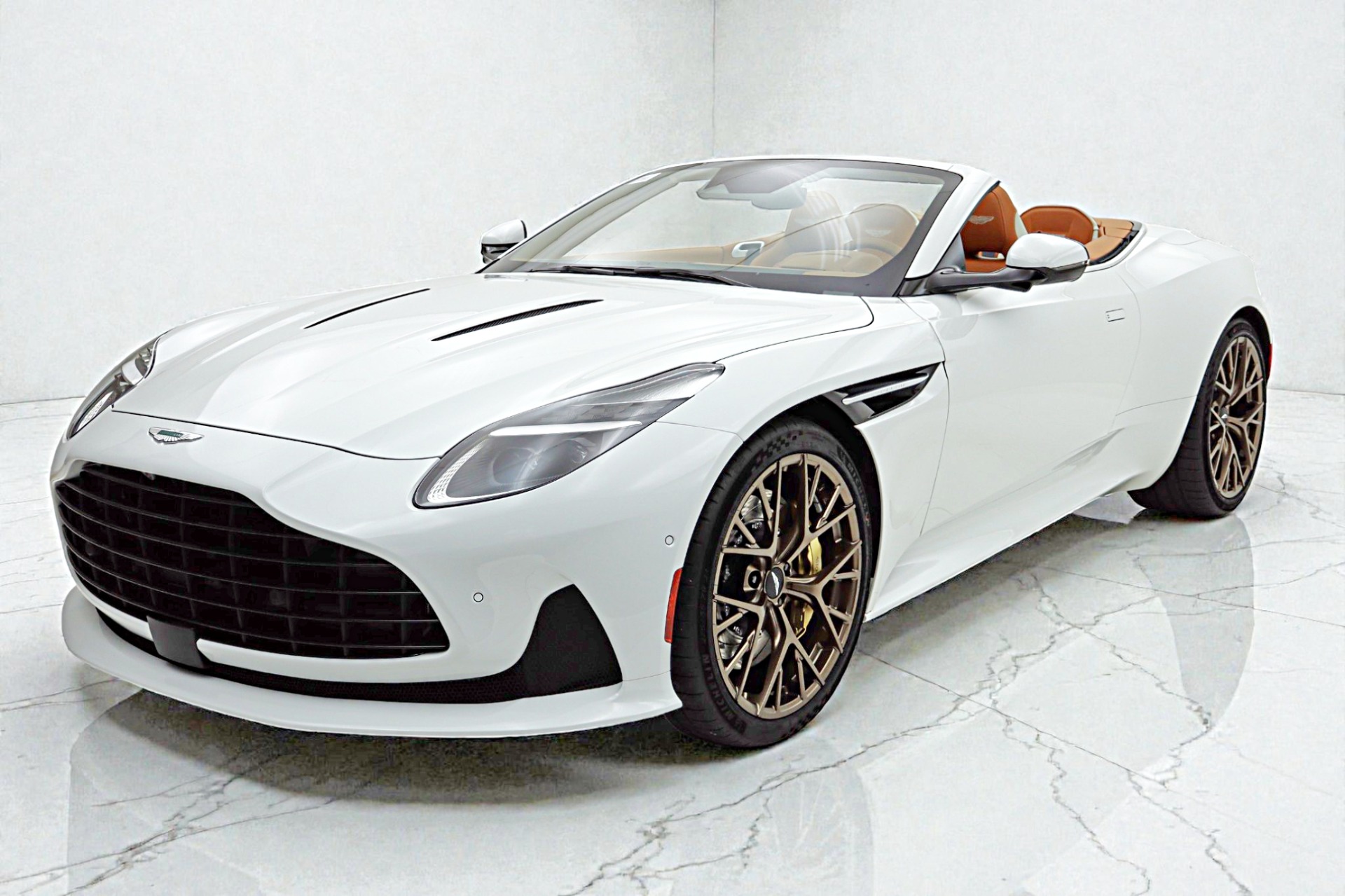 2026 Aston Martin DB12 Volante's photo