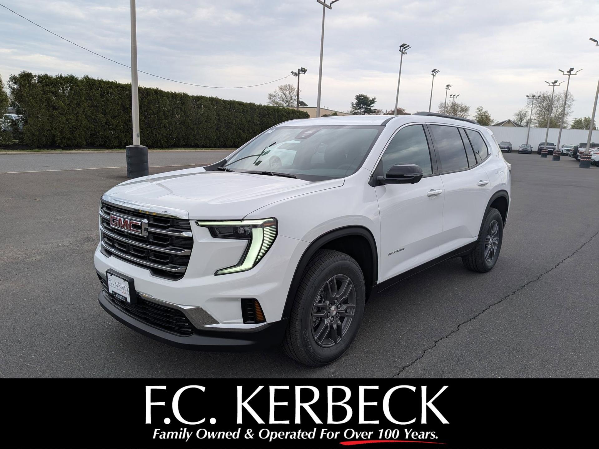 2026 GMC Acadia Elevation FWD's photo