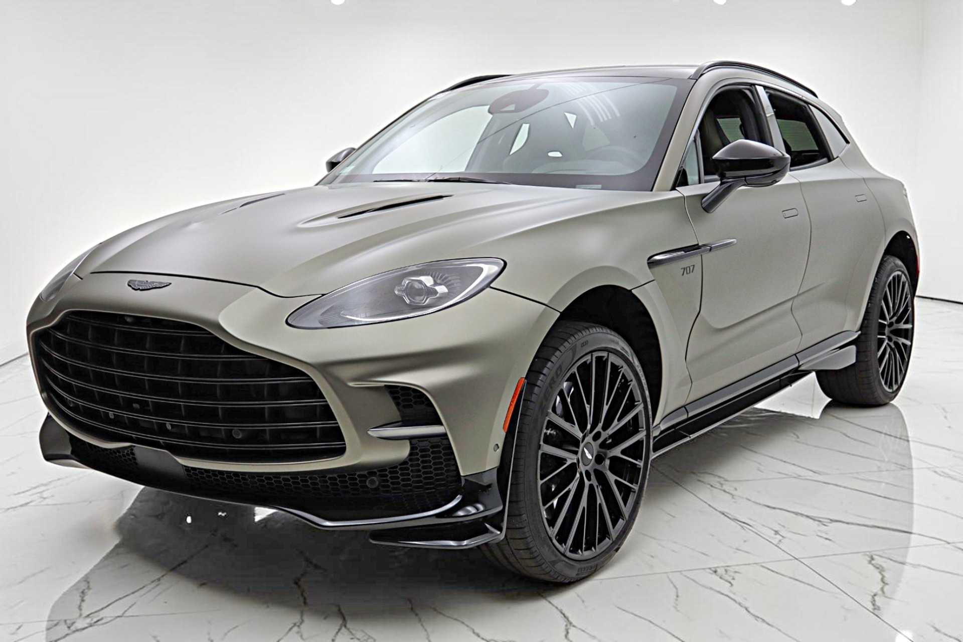 2023 Aston Martin DBX 4.0 V8 707 AWD's photo