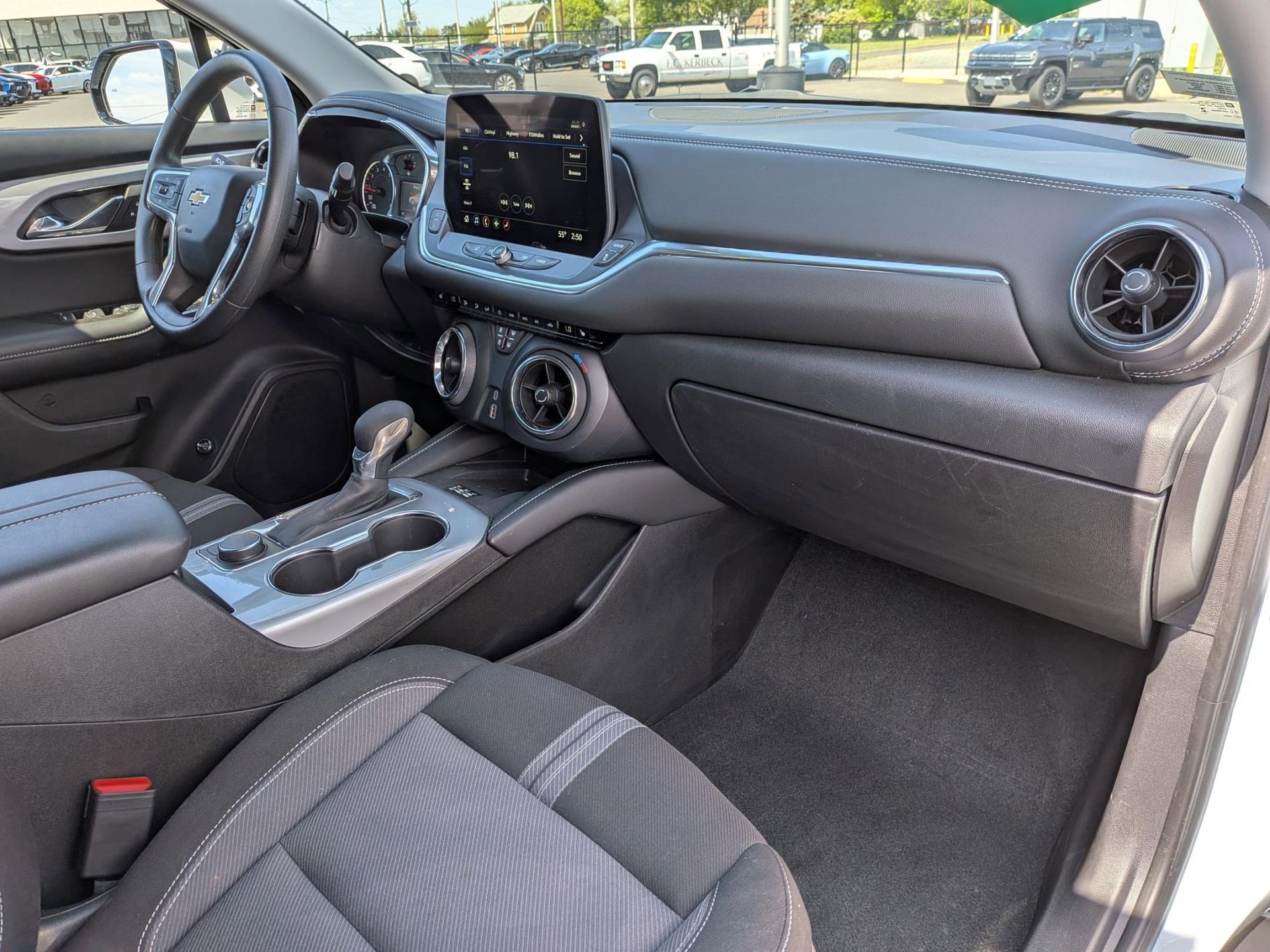 2024 Chevrolet Blazer 2LT - Photo 28