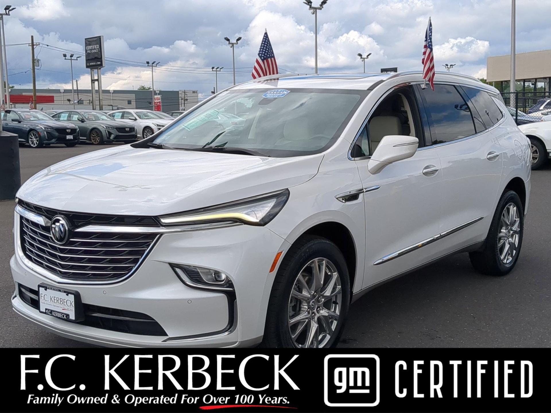 2023 Buick Enclave Essence's photo