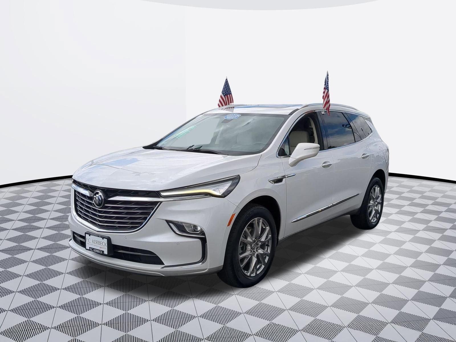 2023 Buick Enclave Essence's photo