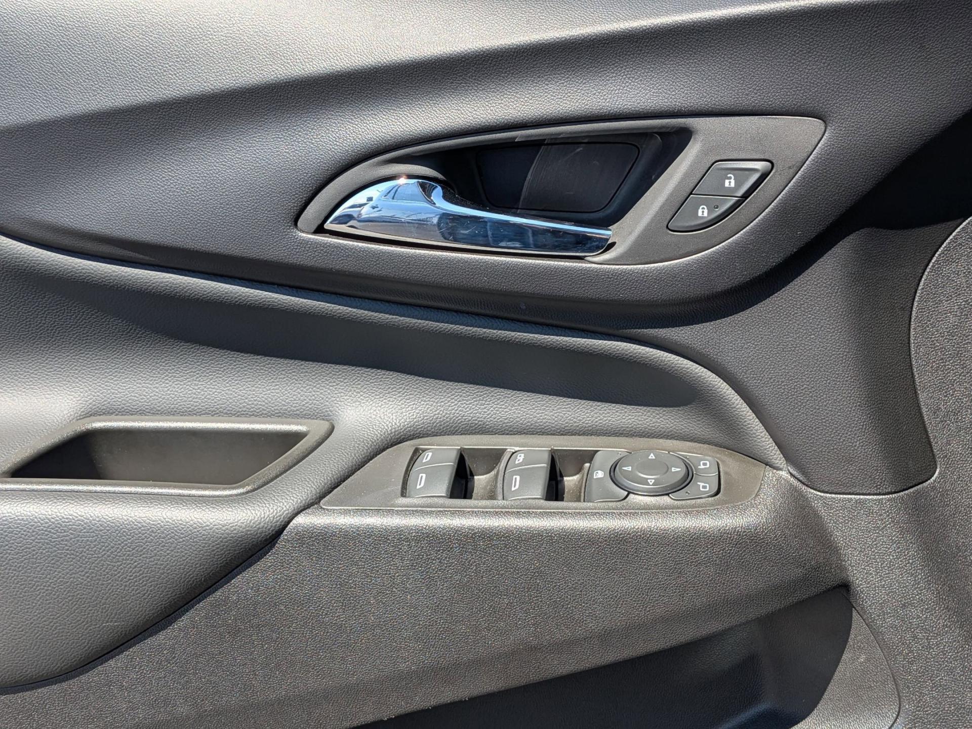 2024 Chevrolet Equinox LT - Photo 22