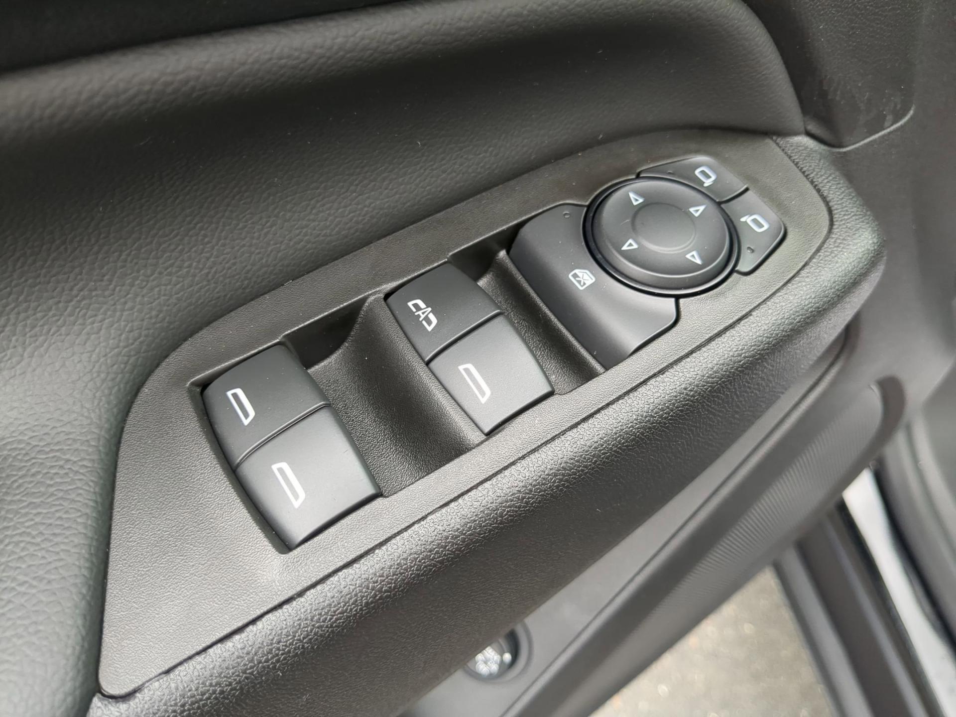 2024 Chevrolet Equinox LT - Photo 21