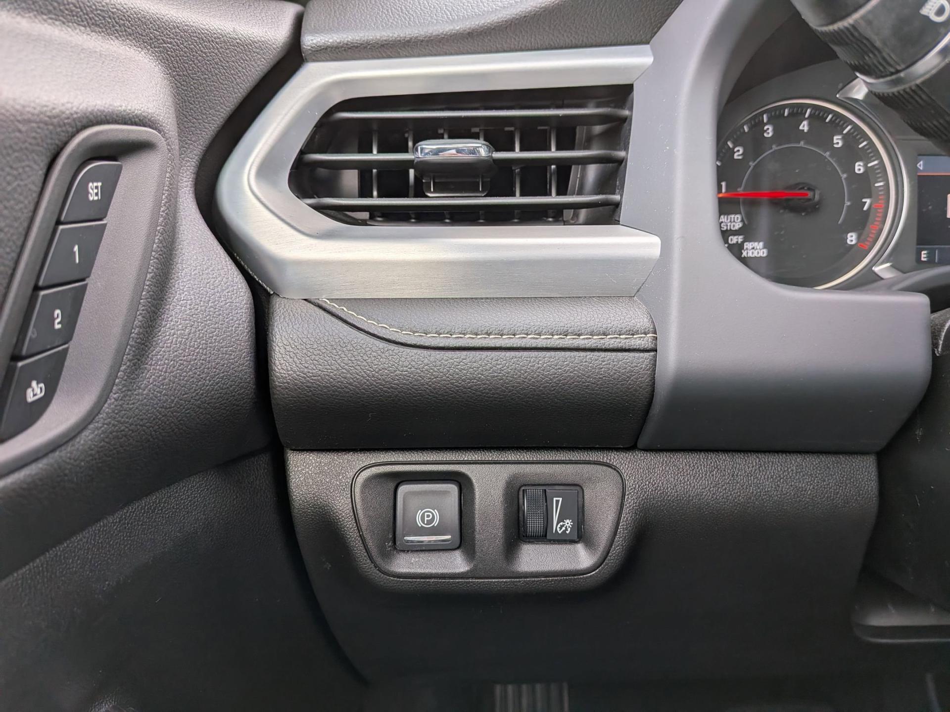 2023 GMC Acadia SLT - Photo 17