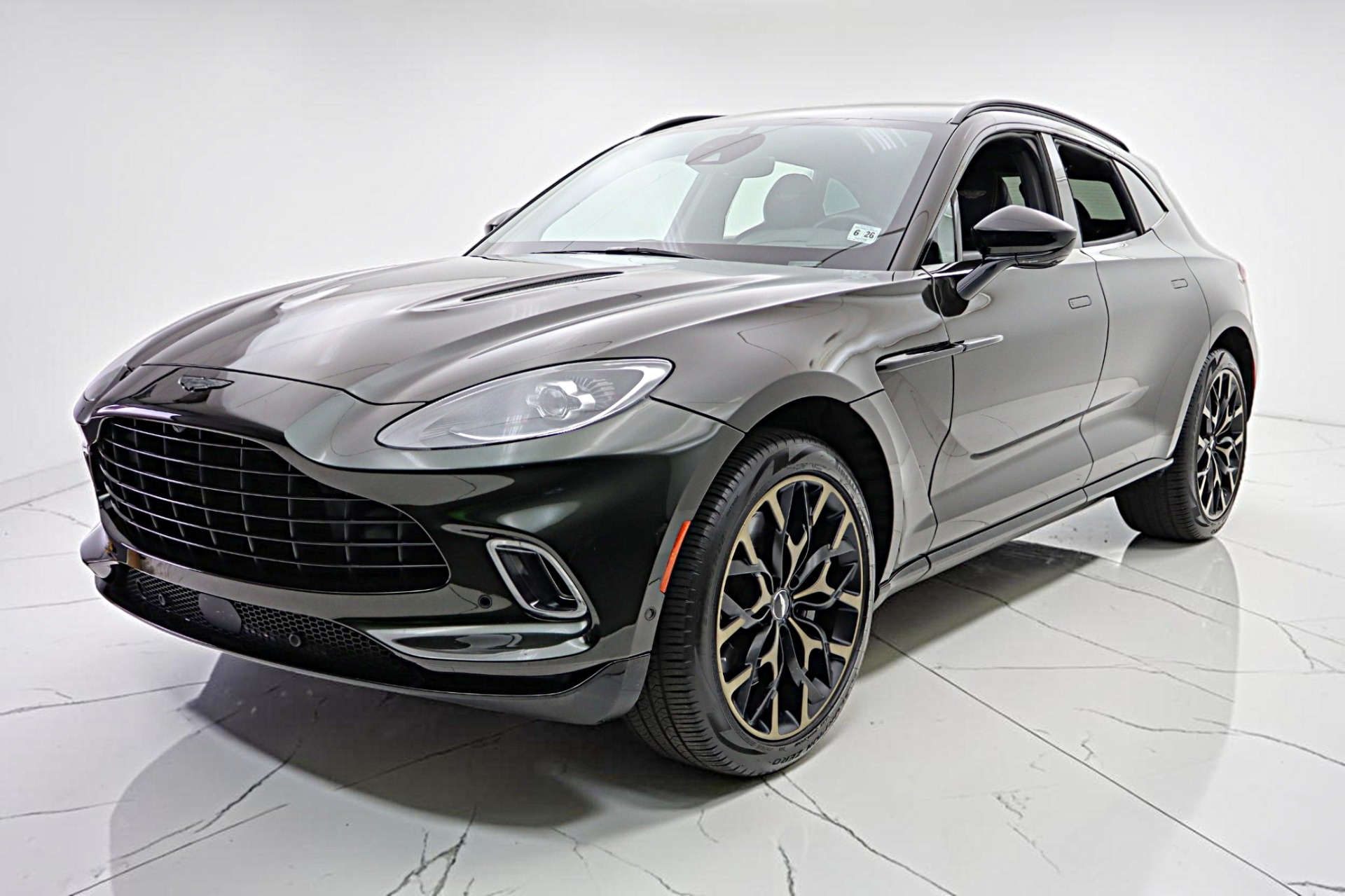2021 Aston Martin DBX 4.0 V8 AWD's photo