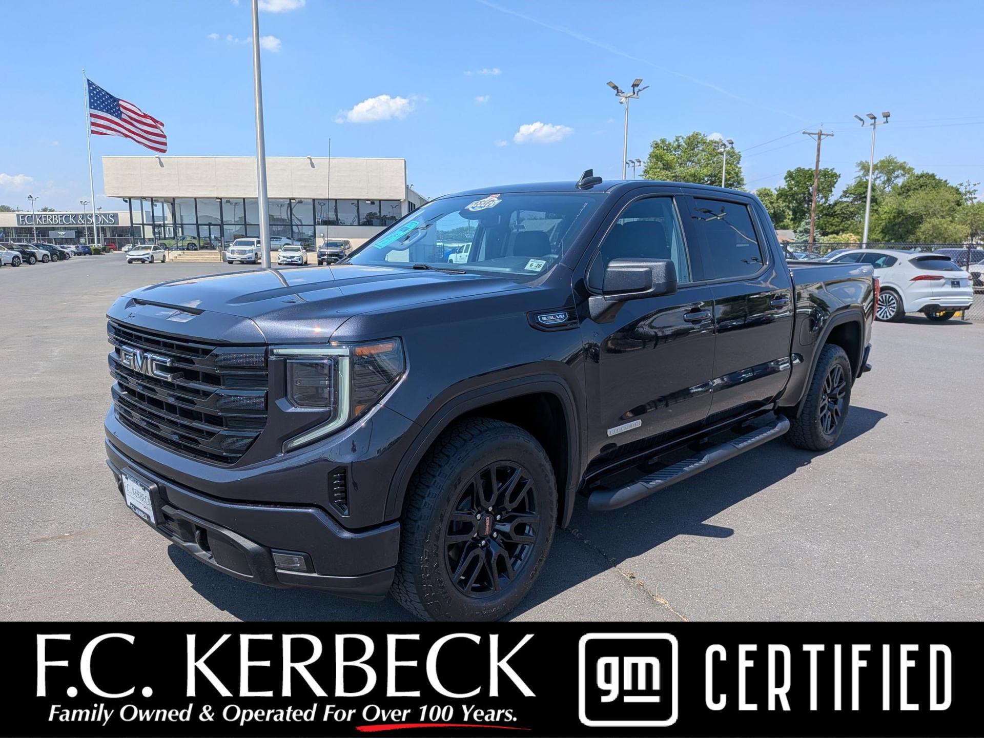 2023 GMC Sierra 4WD Crew Cab Short Box Elevation's photo