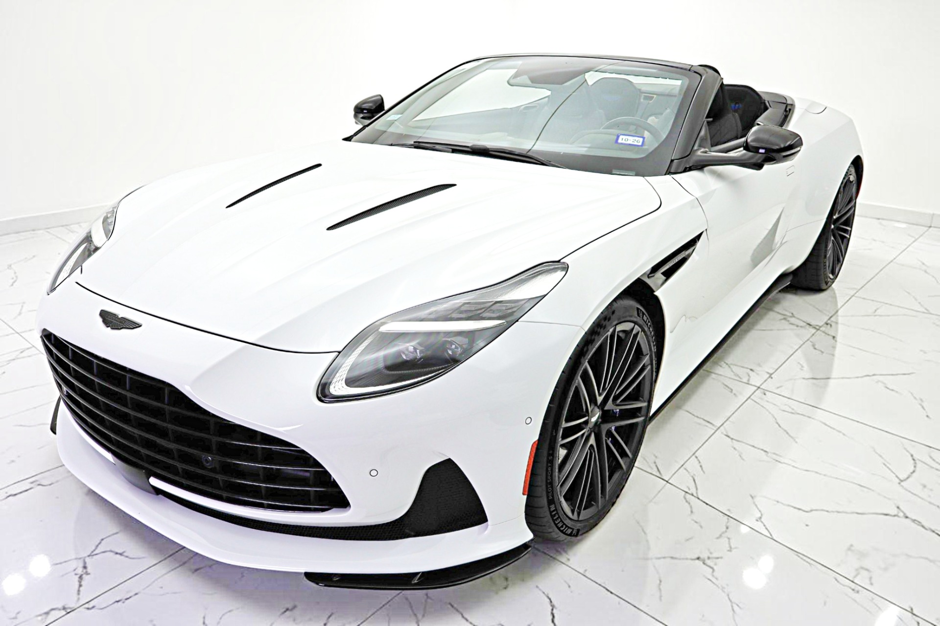2024 Aston Martin DB12 Base - Photo 13