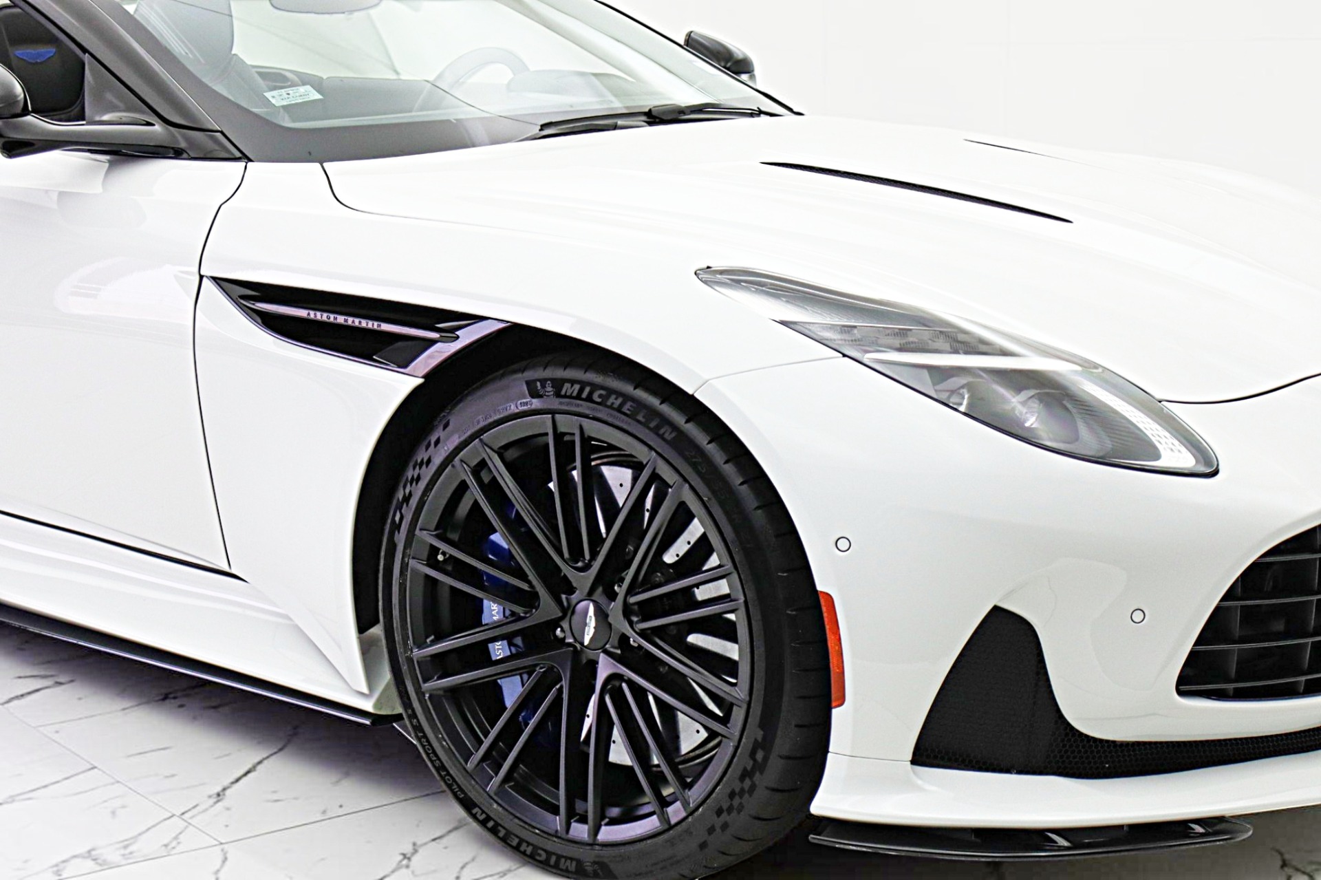 2024 Aston Martin DB12 Base - Photo 23