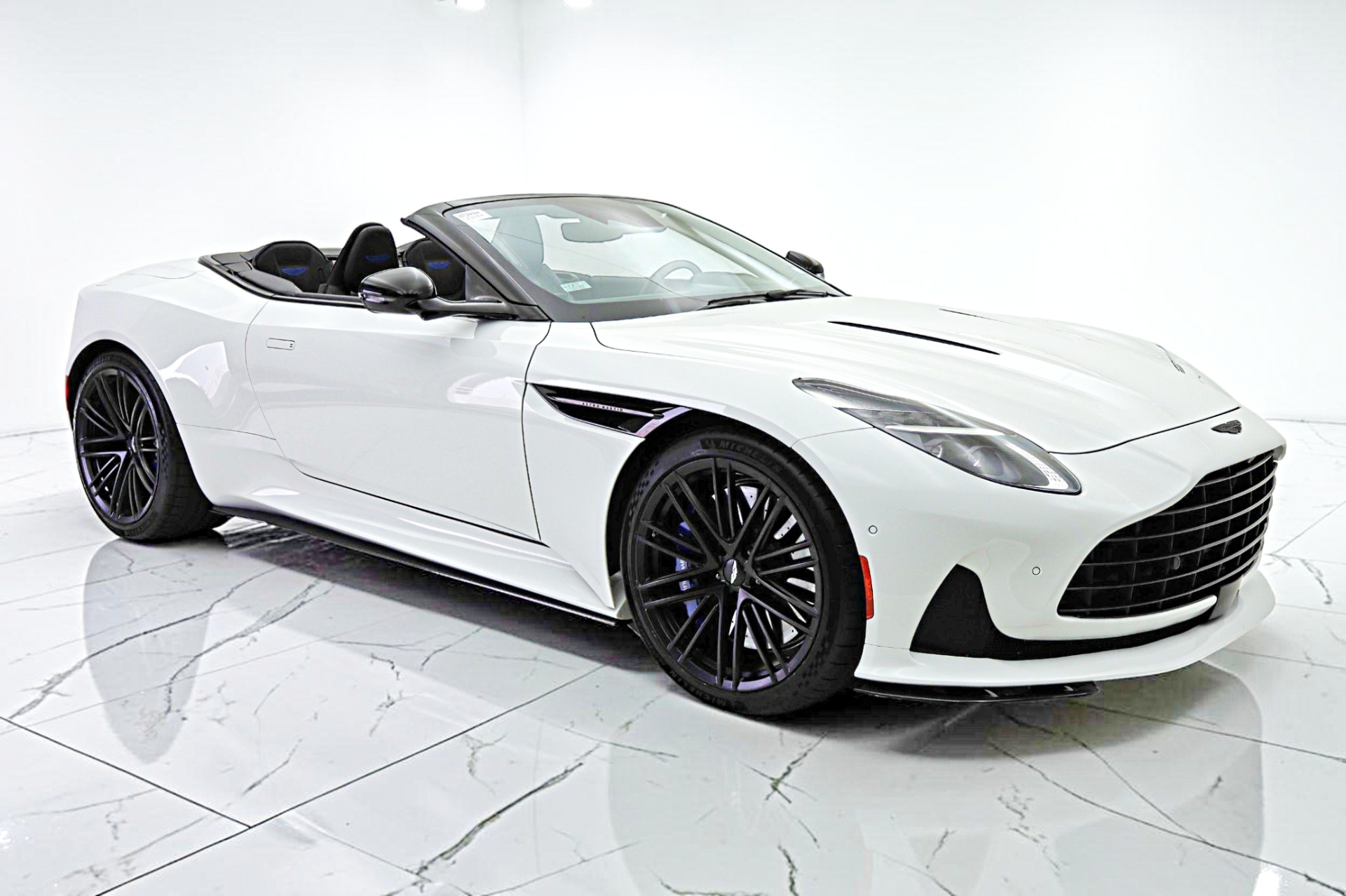 2024 Aston Martin DB12 Base - Photo 24
