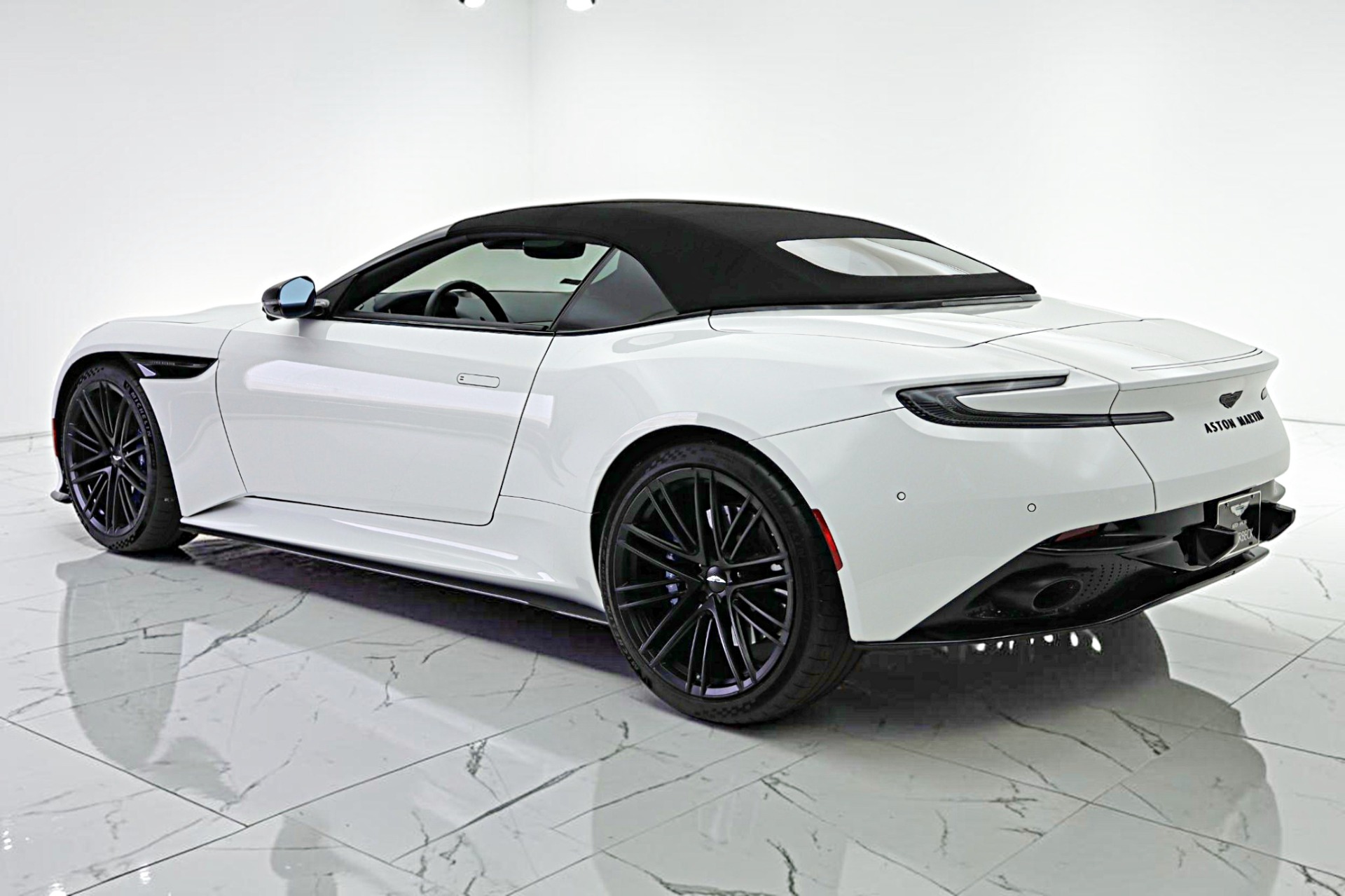 2024 Aston Martin DB12 Base - Photo 27