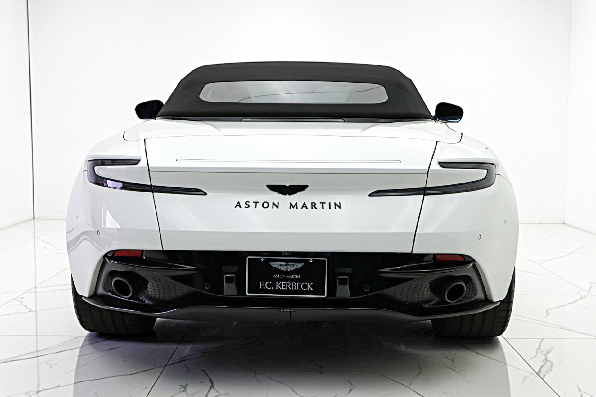 2024 Aston Martin DB12 Base - Photo 28
