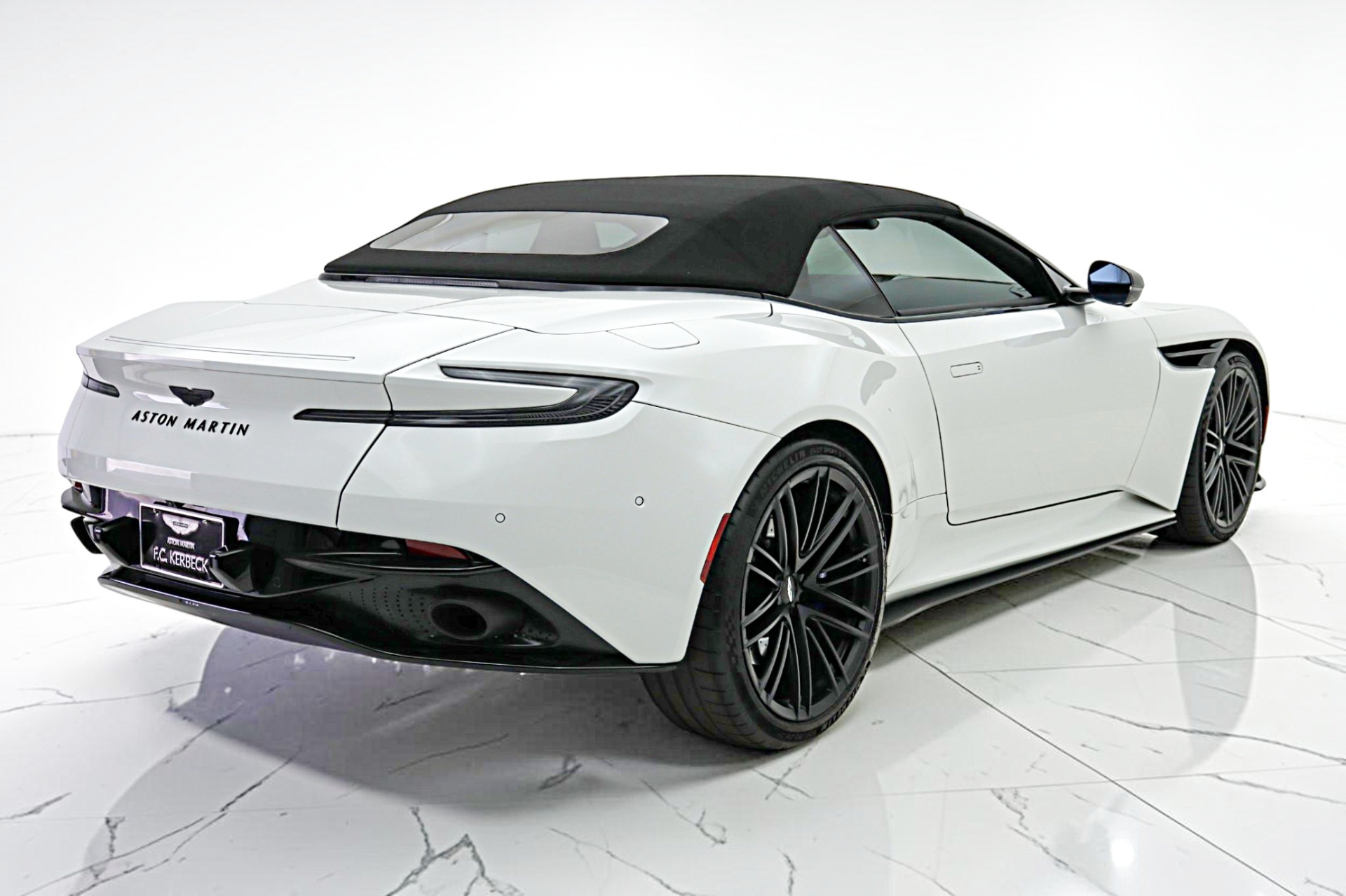 2024 Aston Martin DB12 Base - Photo 29