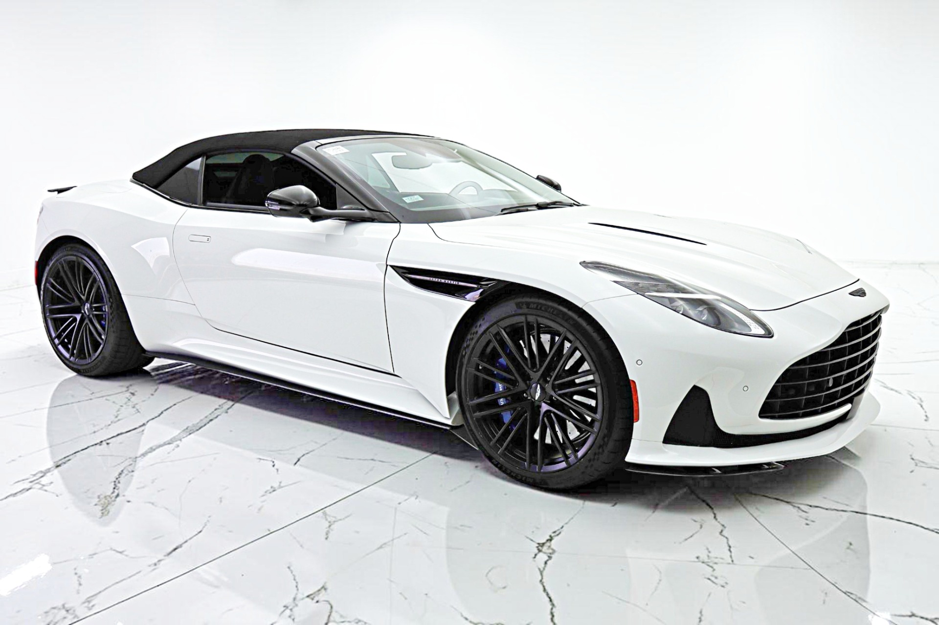 2024 Aston Martin DB12 Base - Photo 31