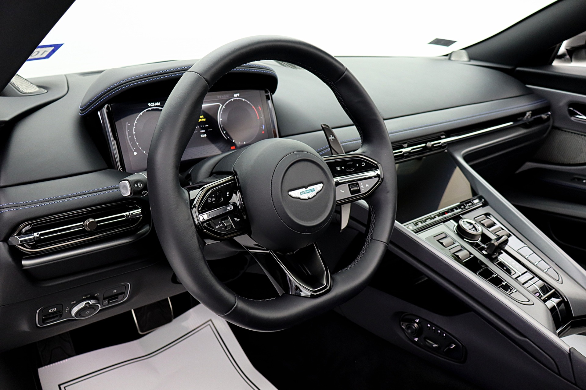 2024 Aston Martin DB12 Base - Photo 37