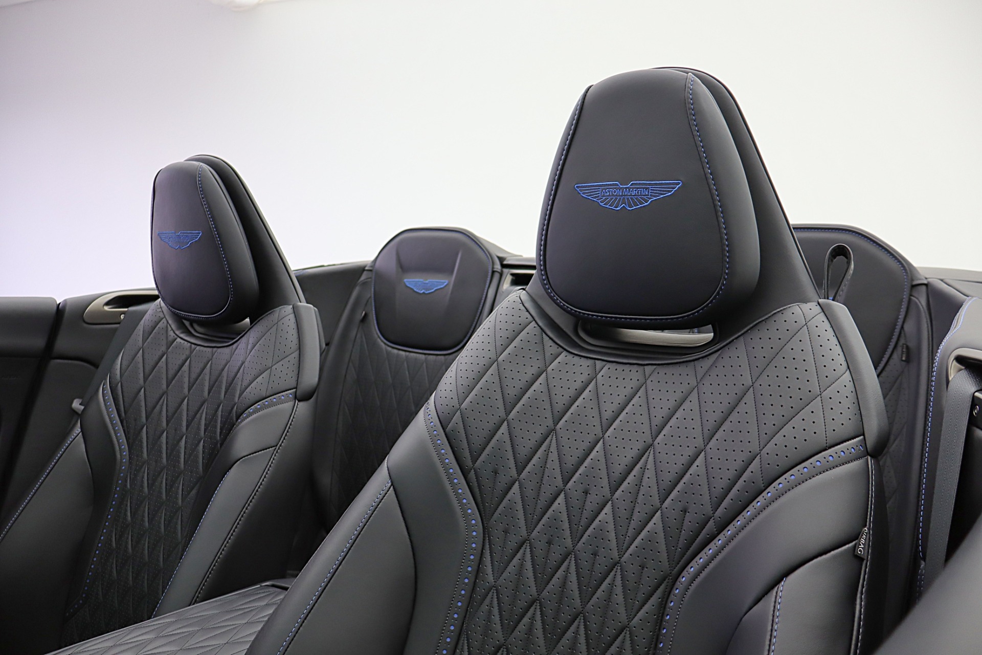 2024 Aston Martin DB12 Base - Photo 41