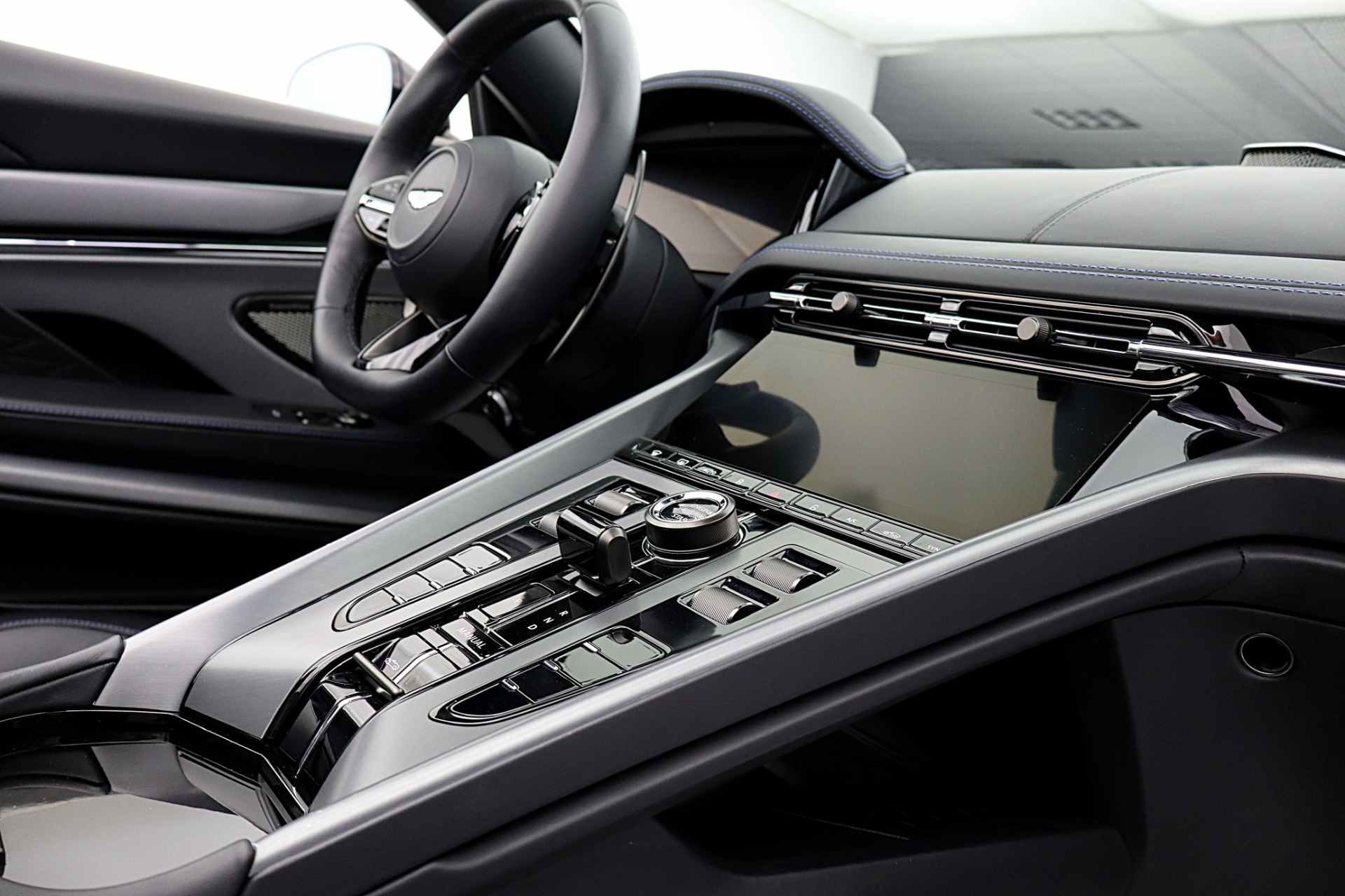 2024 Aston Martin DB12 Base - Photo 47