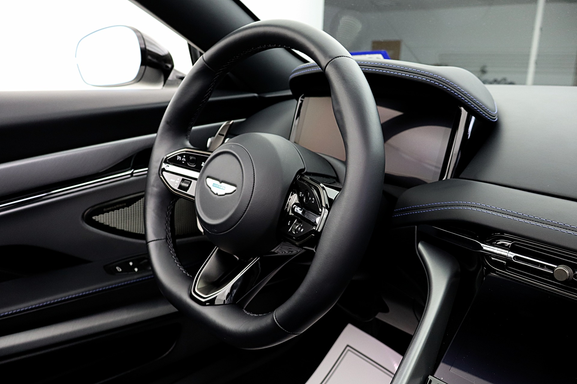 2024 Aston Martin DB12 Base - Photo 49