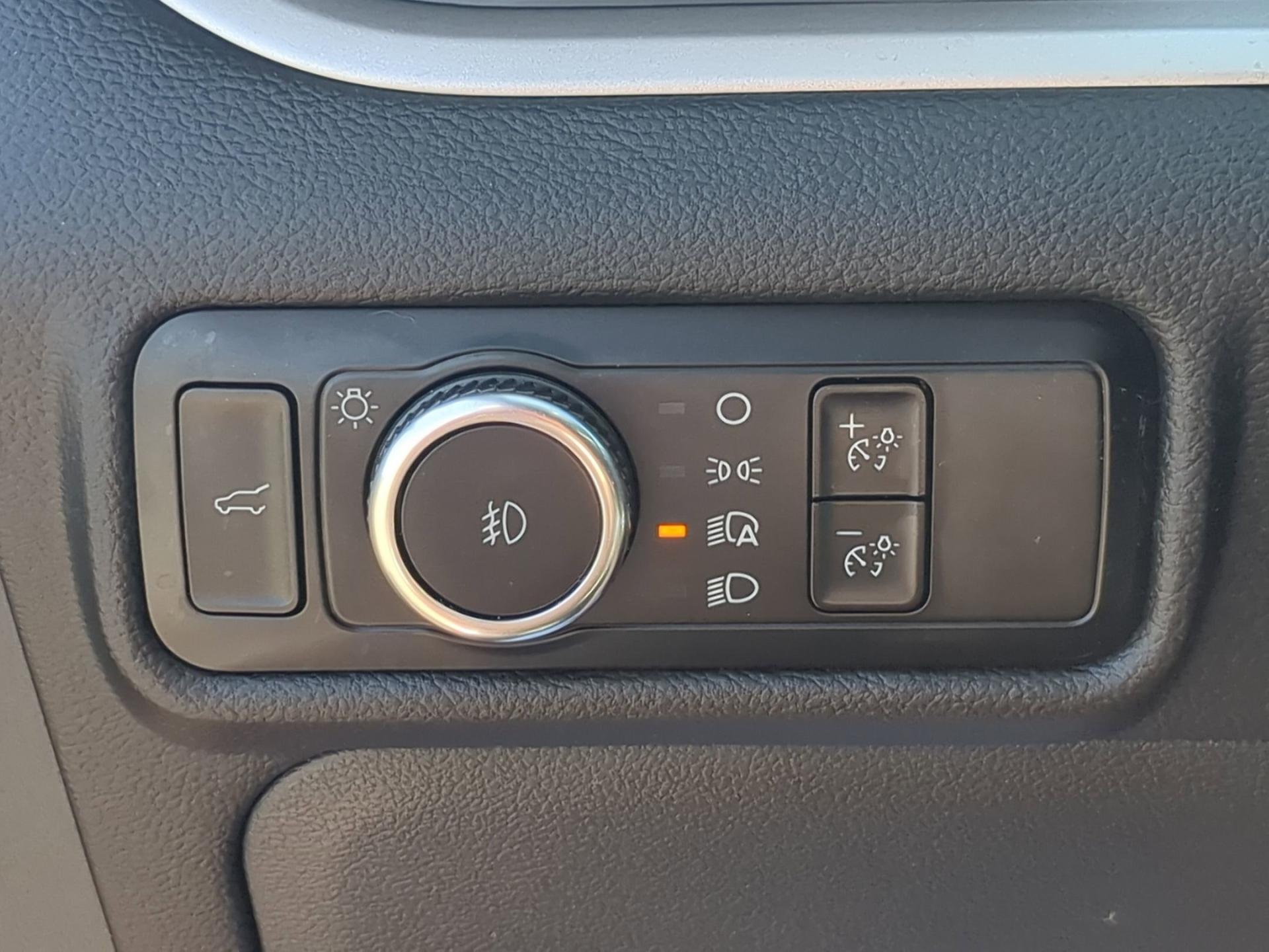 2023 Ford Explorer XLT - Photo 17