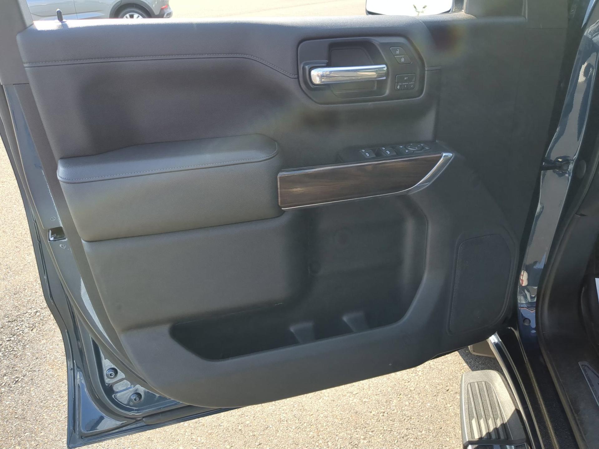2021 GMC Sierra 1500 SLT - Photo 19