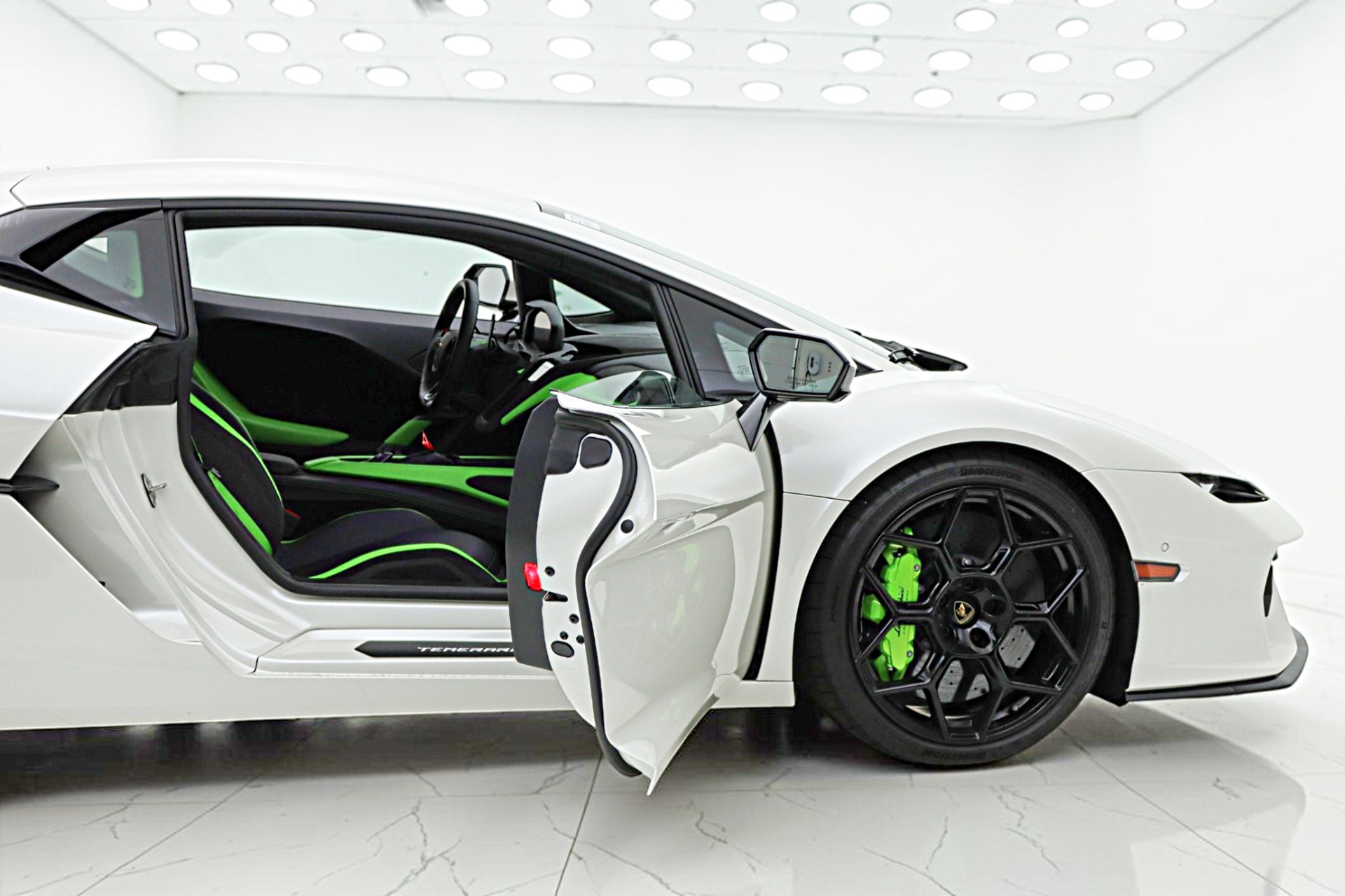 2026 Lamborghini Temerario Base - Photo 18