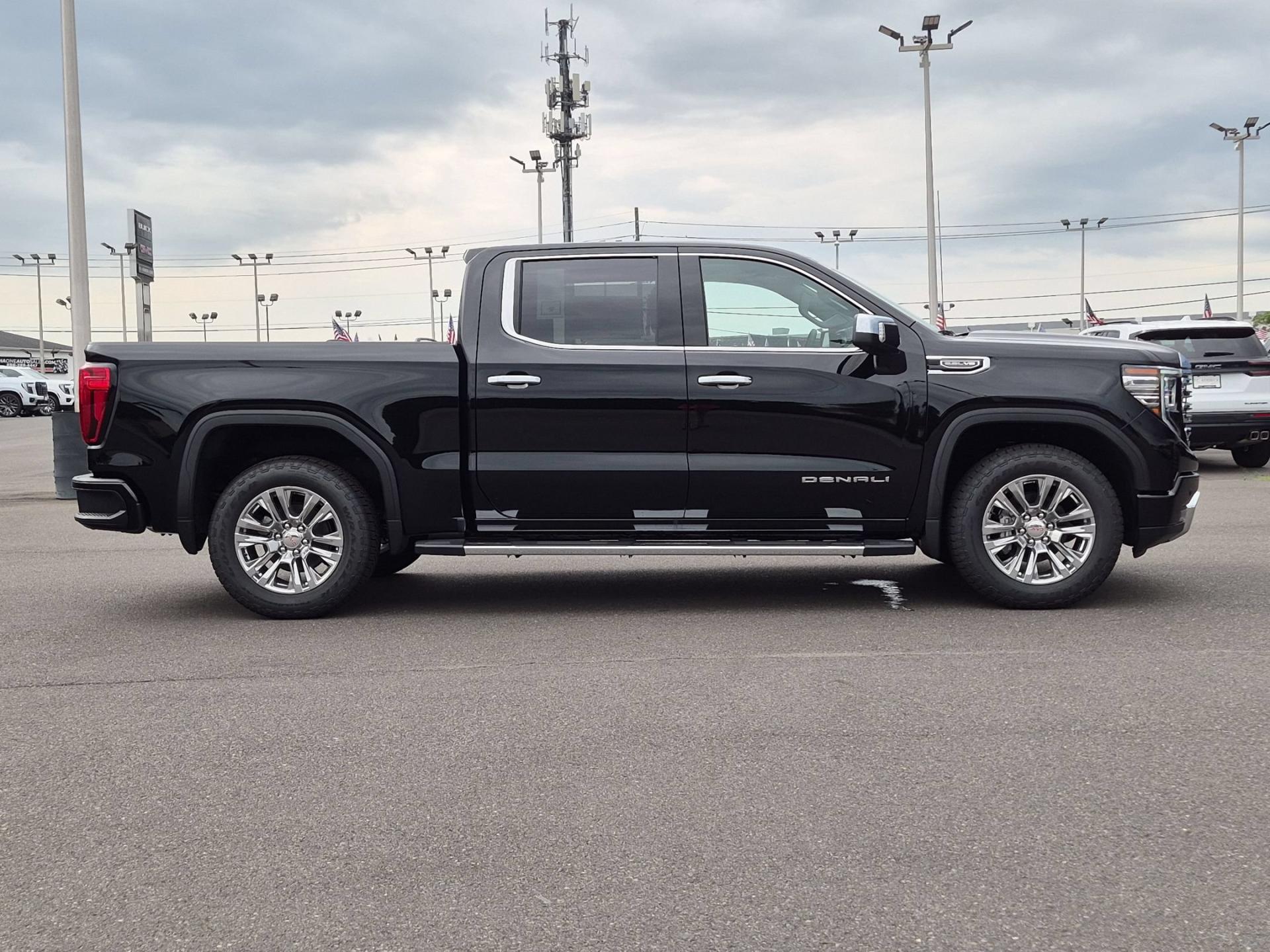 2026 GMC Sierra 1500 Denali - Photo 8