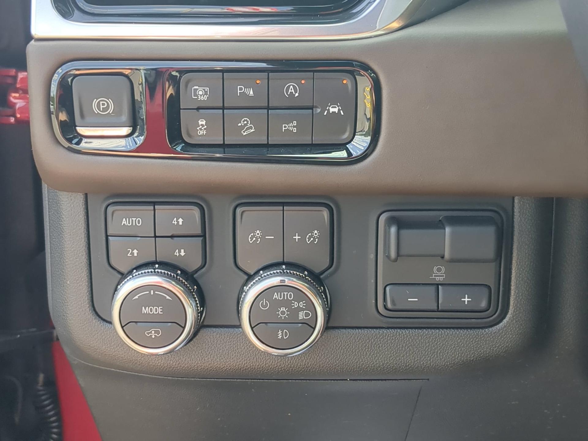 2025 GMC Yukon XL Denali Ultimate - Photo 17