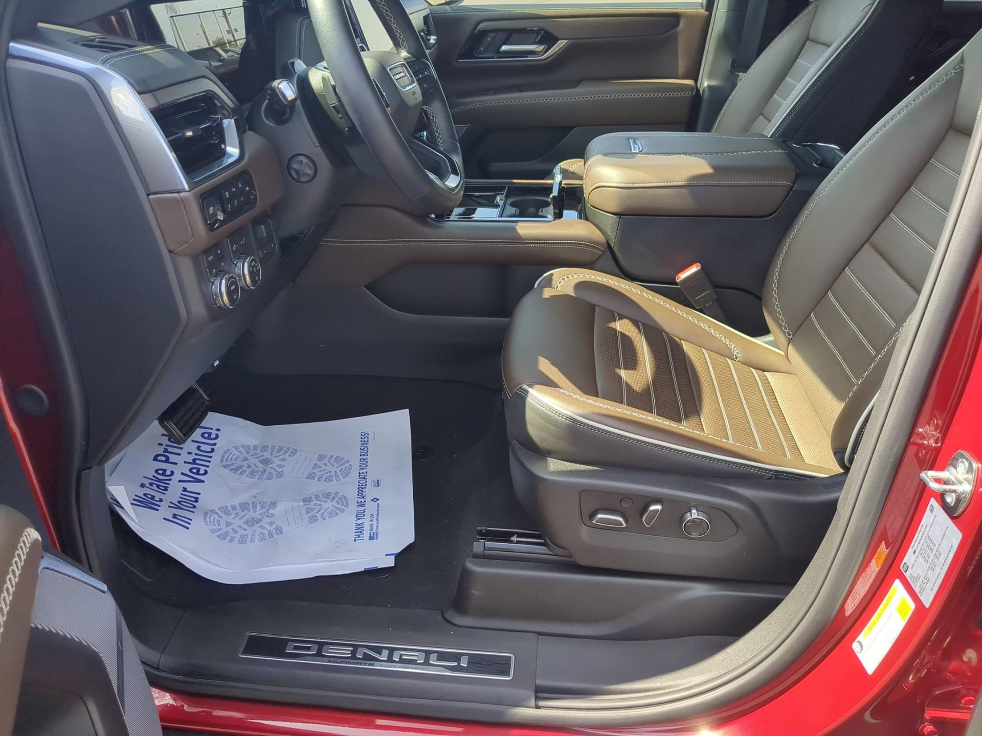 2025 GMC Yukon XL Denali Ultimate - Photo 18