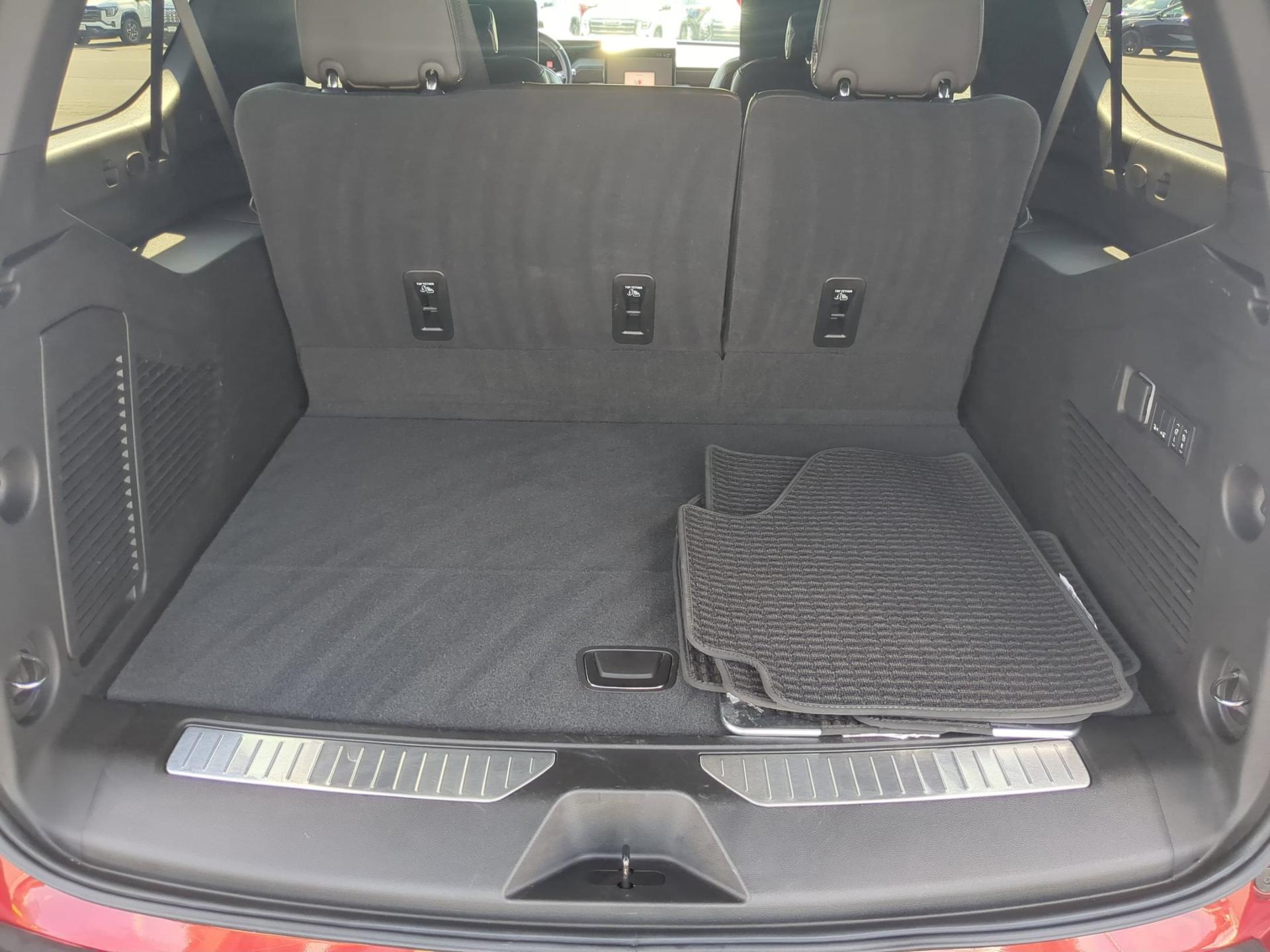 2025 GMC Yukon XL Denali Ultimate - Photo 25