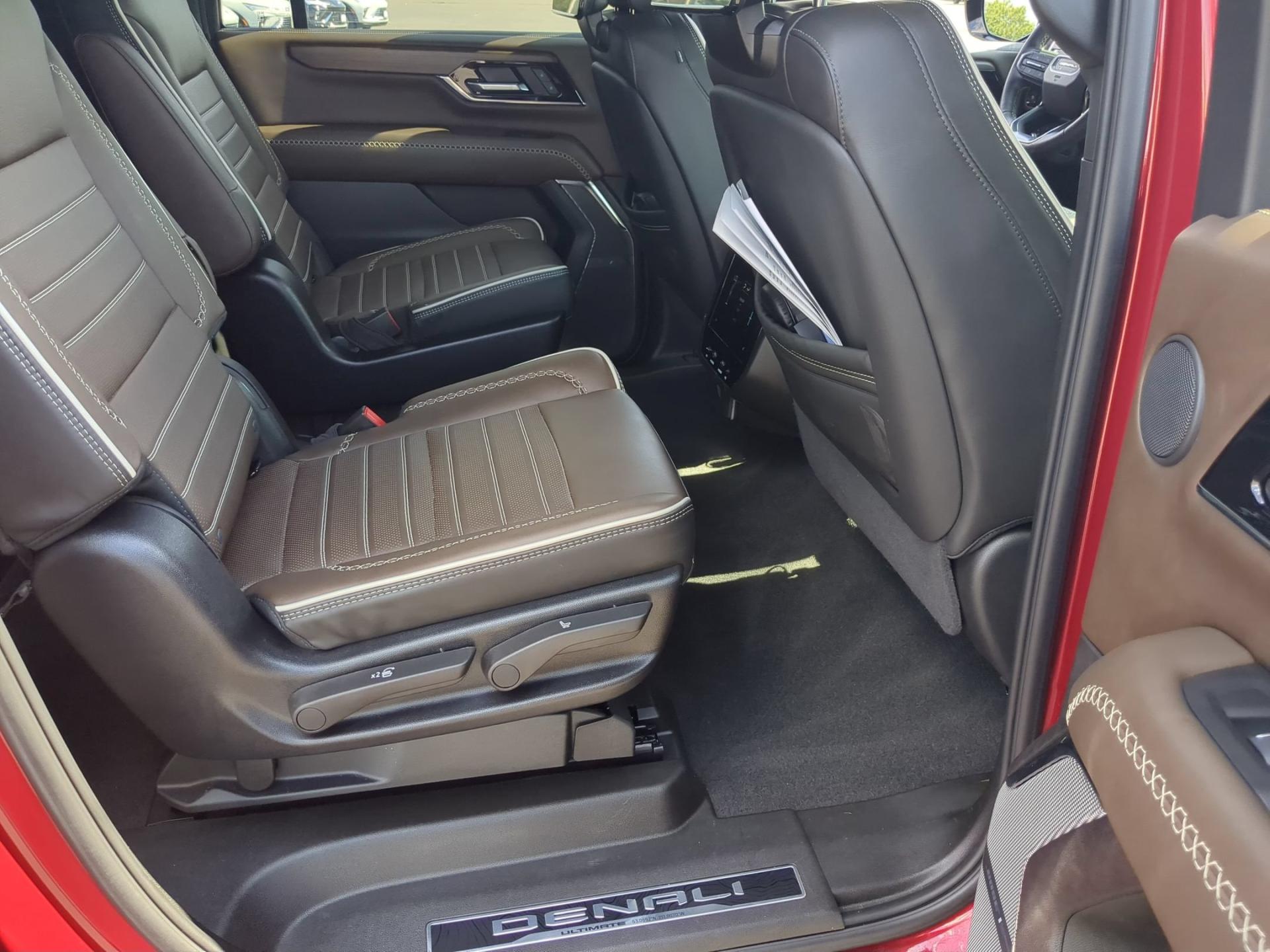 2025 GMC Yukon XL Denali Ultimate - Photo 26
