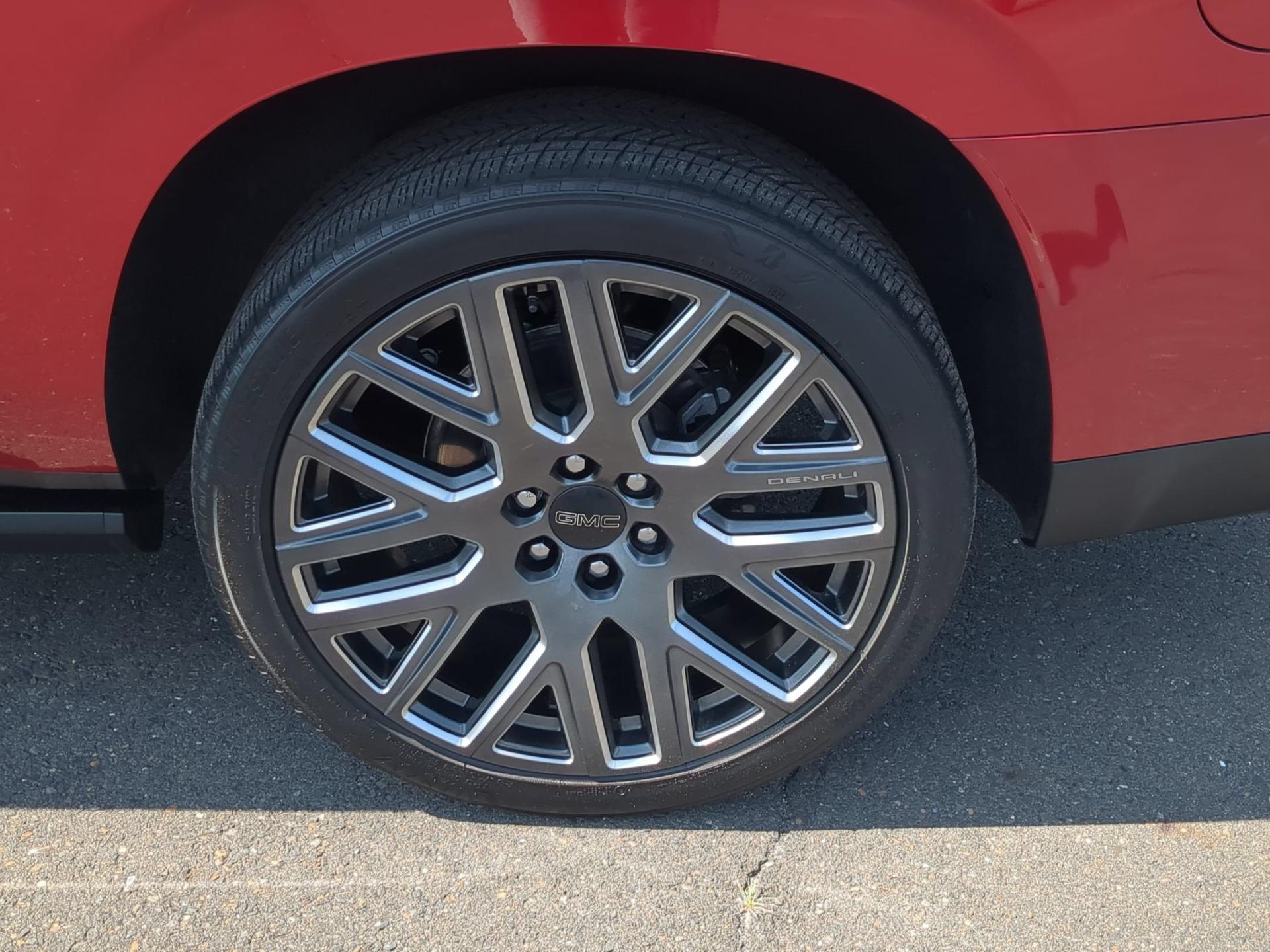 2025 GMC Yukon XL Denali Ultimate - Photo 32