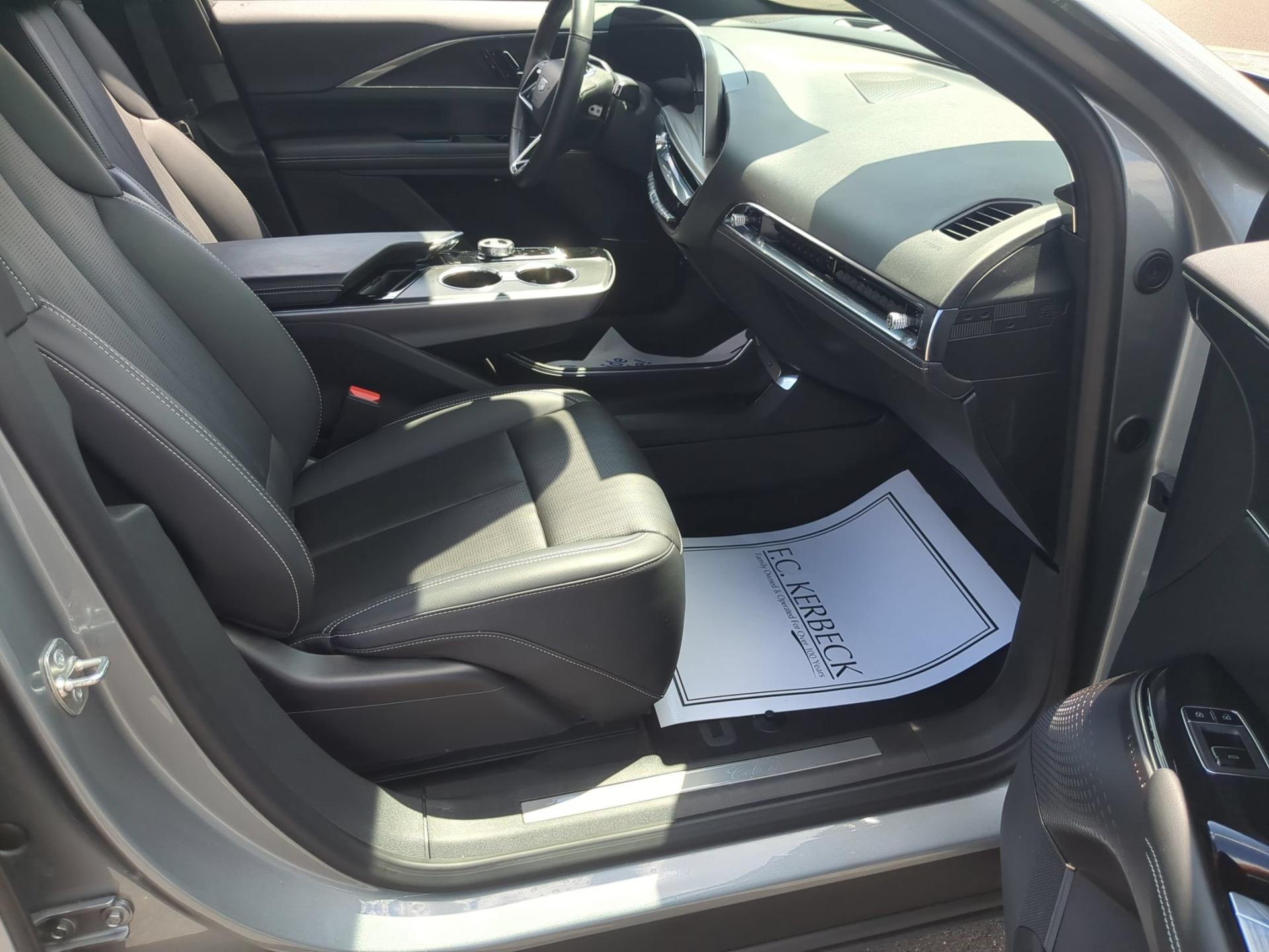 2024 Cadillac LYRIQ Luxury 1 - Photo 26