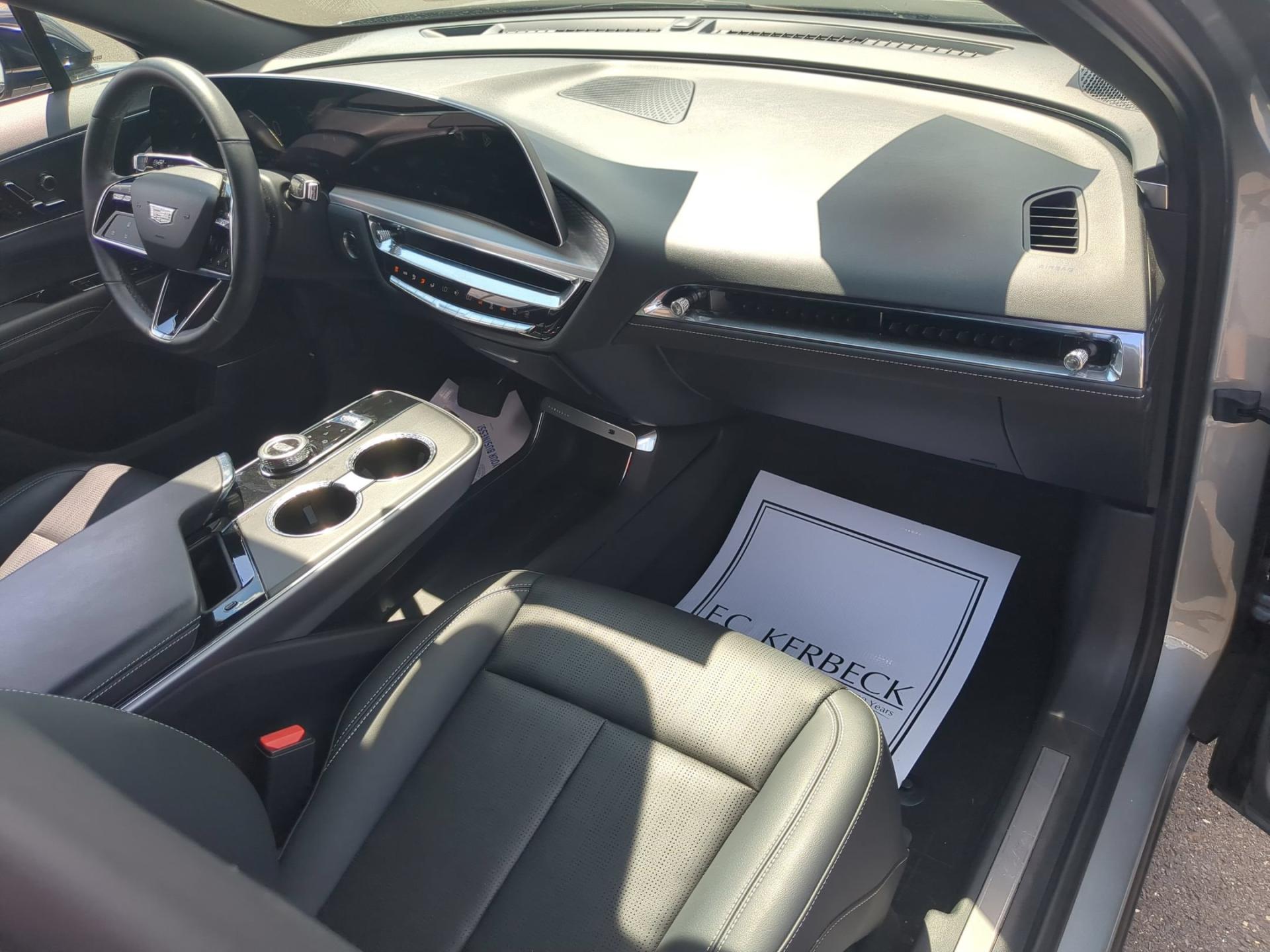 2024 Cadillac LYRIQ Luxury 1 - Photo 27
