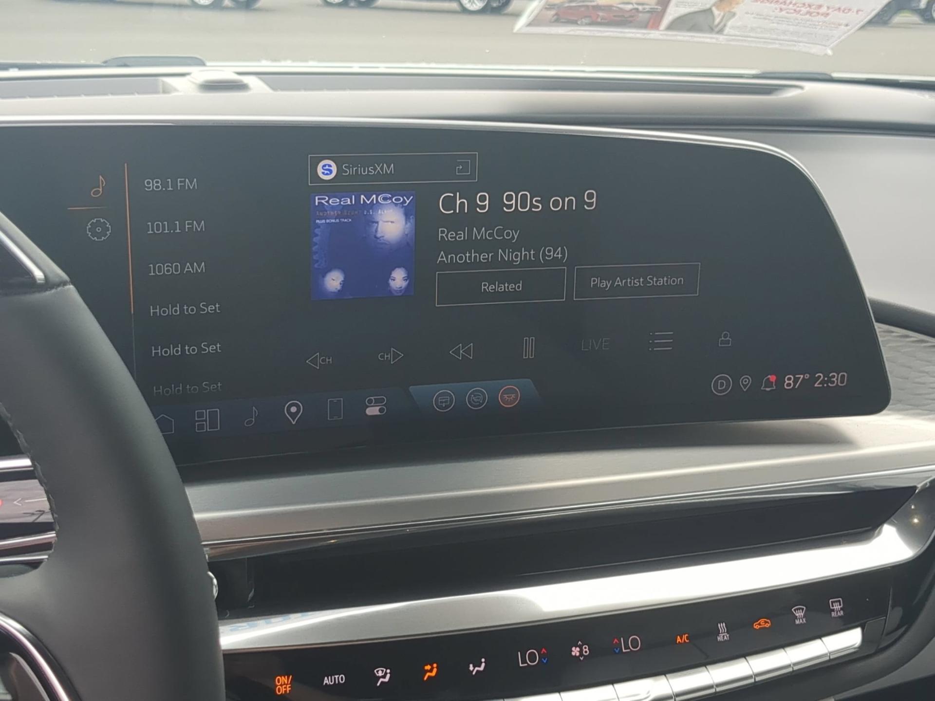 2024 Cadillac LYRIQ Luxury 2 - Photo 12